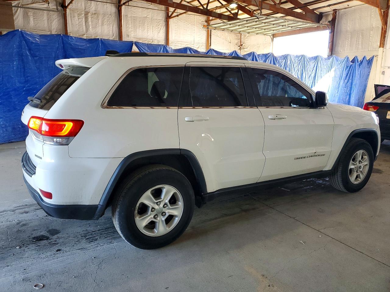 2015 Jeep Grand Cherokee Laredo White vin: 1C4RJFAG1FC227305