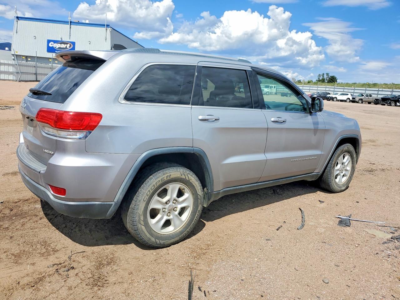 2015 Jeep Grand Cherokee Laredo Silver vin: 1C4RJFAG1FC631110
