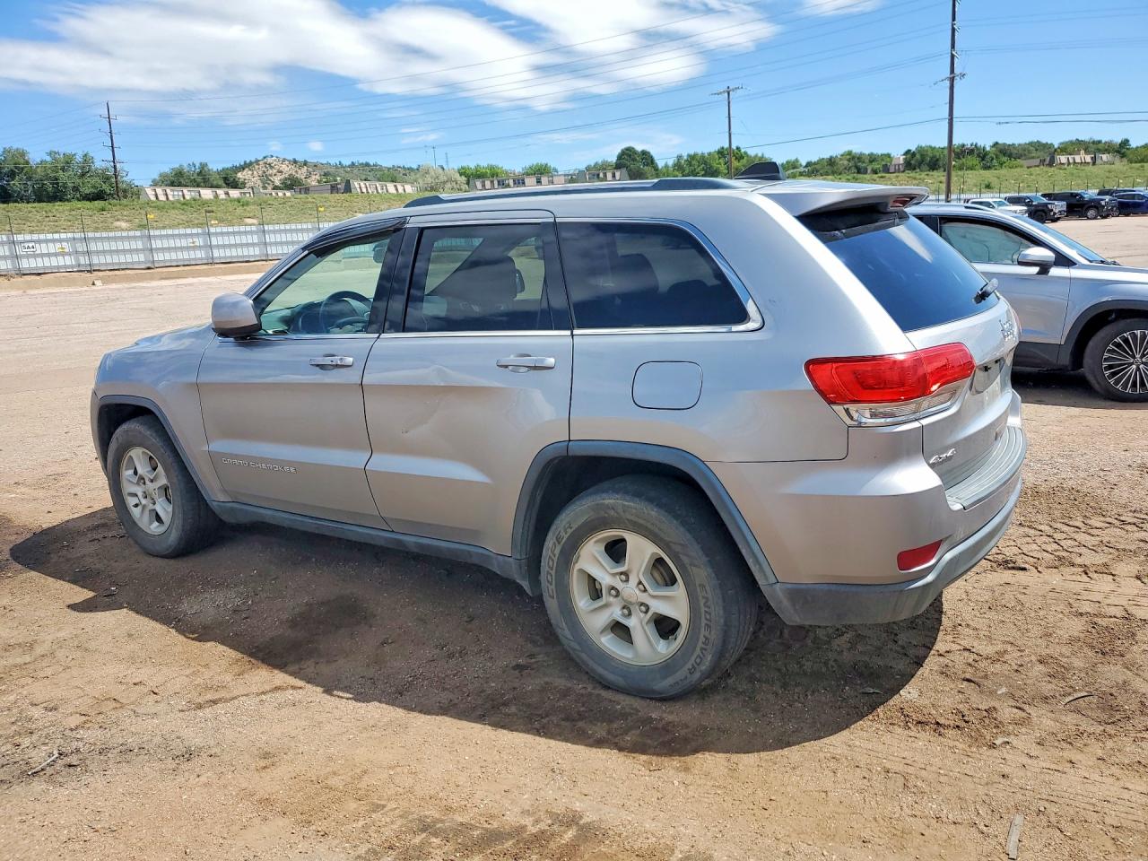 2015 Jeep Grand Cherokee Laredo Silver vin: 1C4RJFAG1FC631110