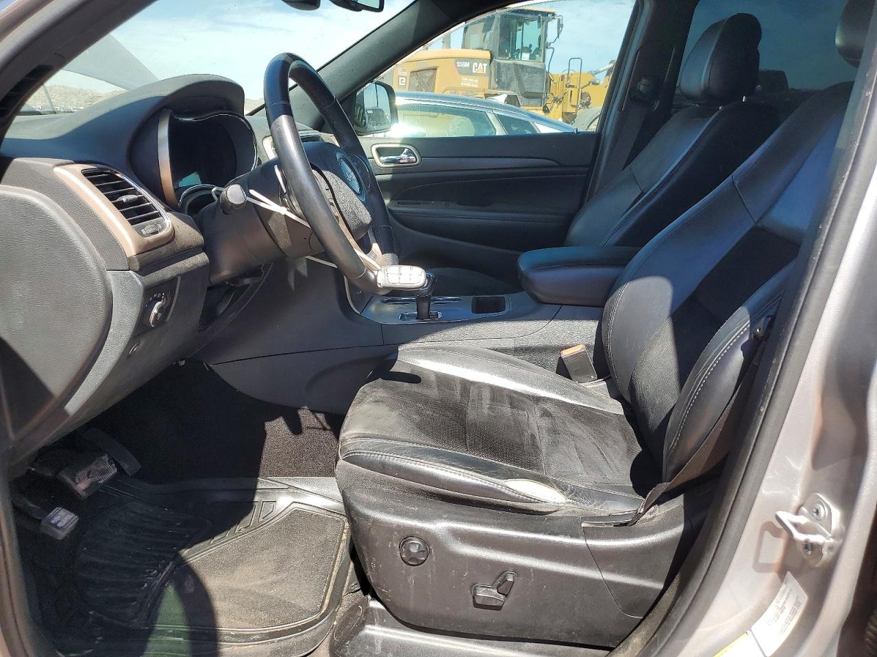 2015 Jeep Grand Cherokee Laredo Серебряный vin: 1C4RJFAG1FC637084