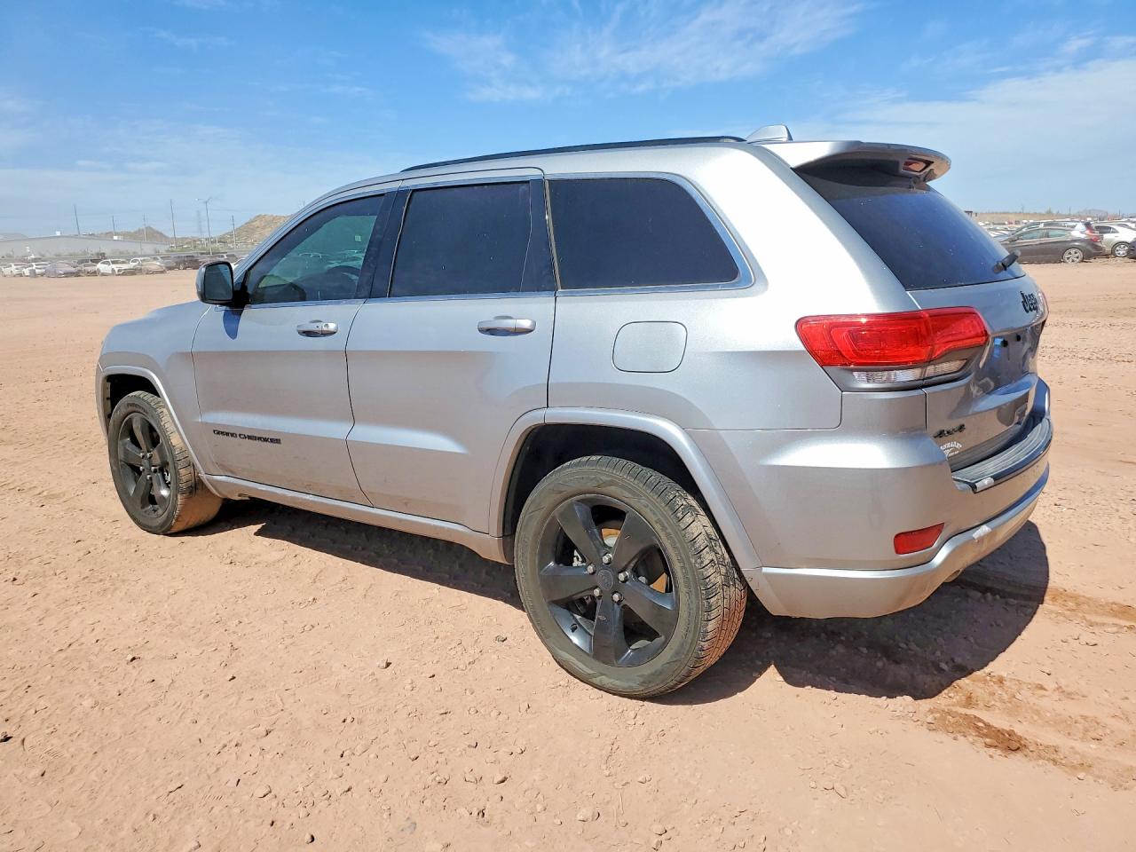 2015 Jeep Grand Cherokee Laredo Серебряный vin: 1C4RJFAG1FC637084