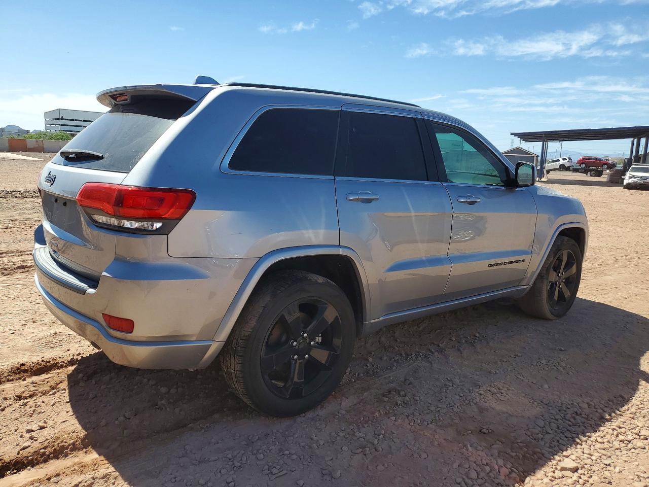 2015 Jeep Grand Cherokee Laredo Серебряный vin: 1C4RJFAG1FC637084