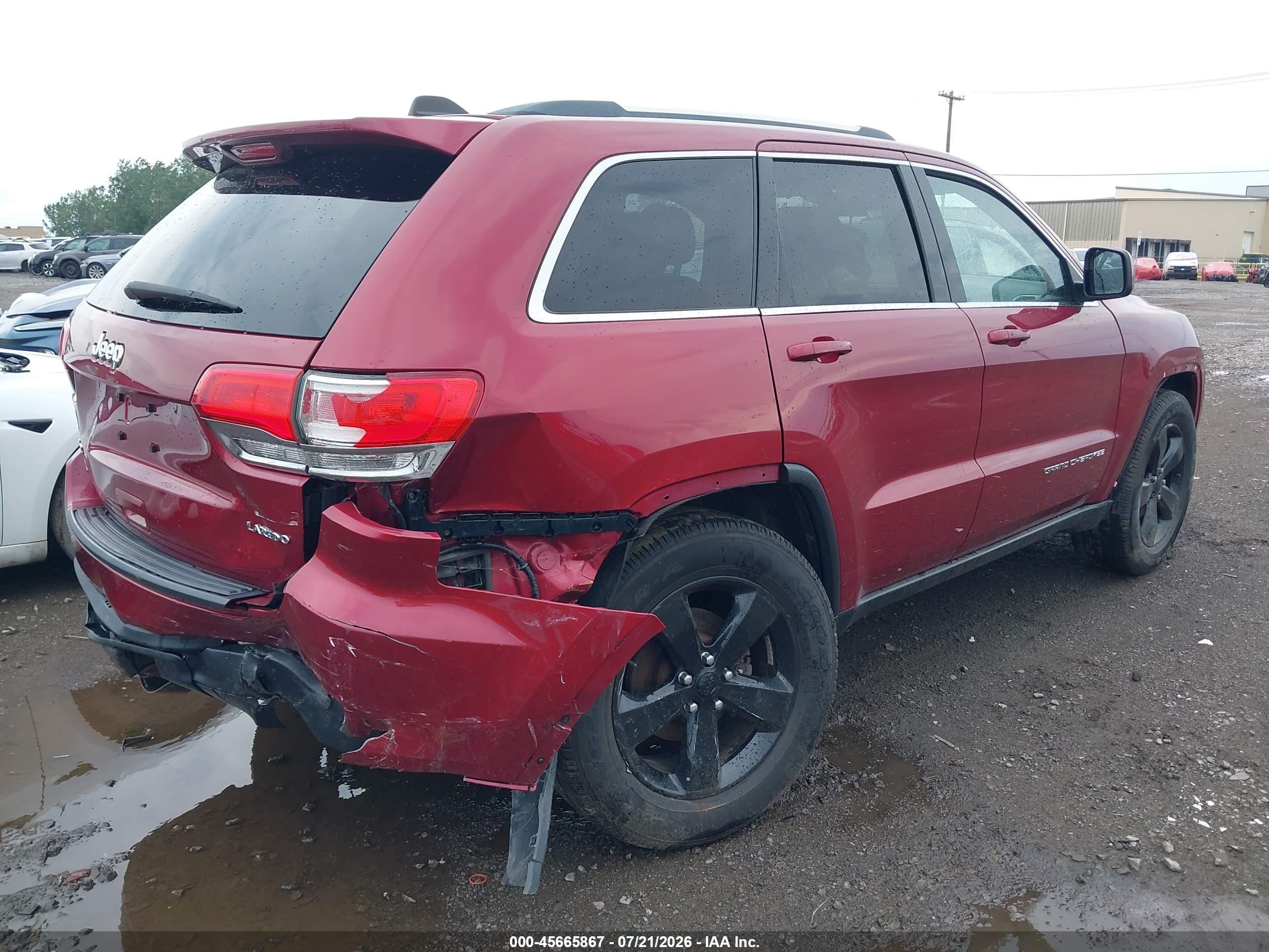 2015 Jeep Grand Cherokee Laredo Red vin: 1C4RJFAG1FC675656