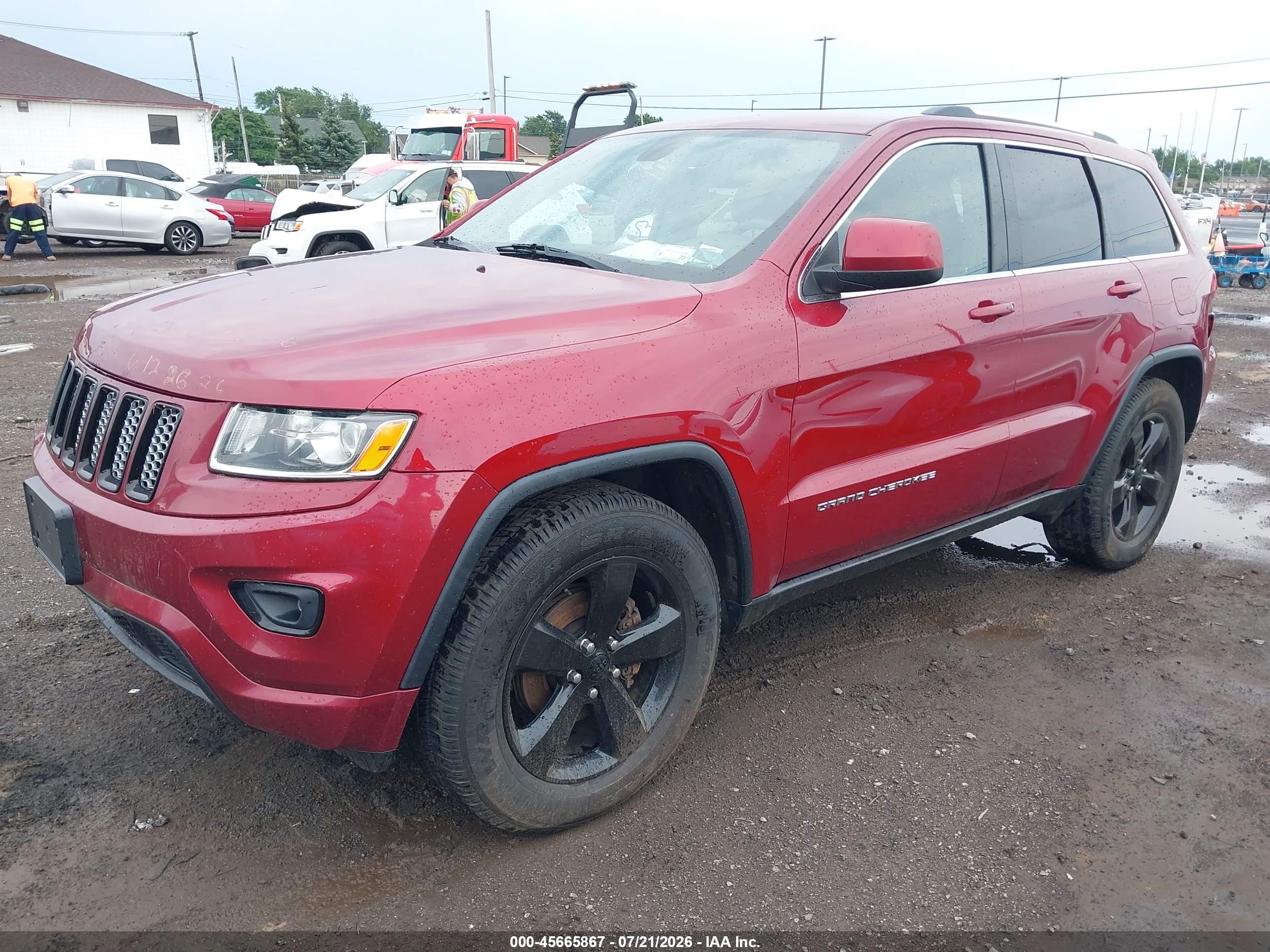 2015 Jeep Grand Cherokee Laredo Red vin: 1C4RJFAG1FC675656