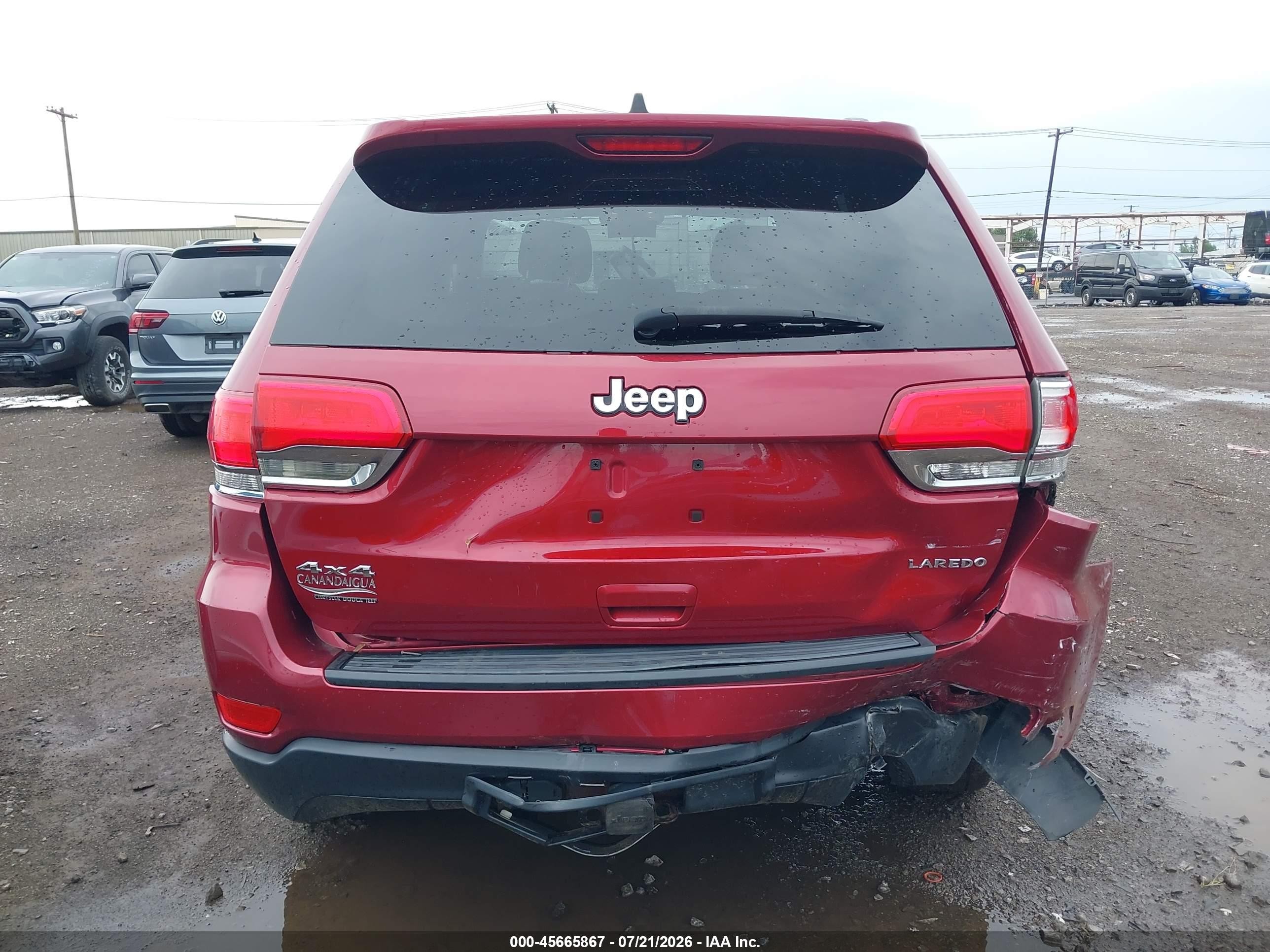 2015 Jeep Grand Cherokee Laredo Red vin: 1C4RJFAG1FC675656