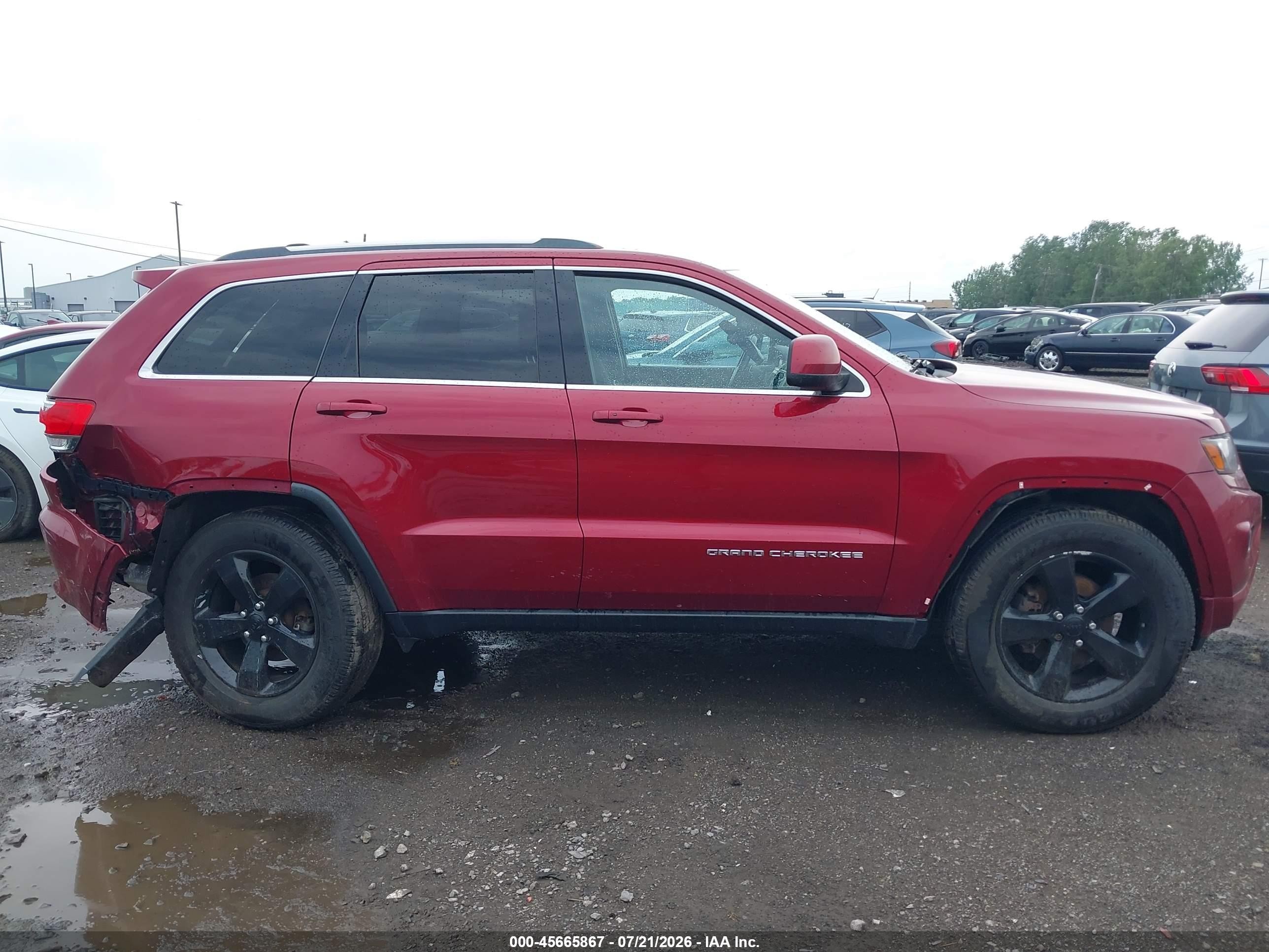 2015 Jeep Grand Cherokee Laredo Red vin: 1C4RJFAG1FC675656