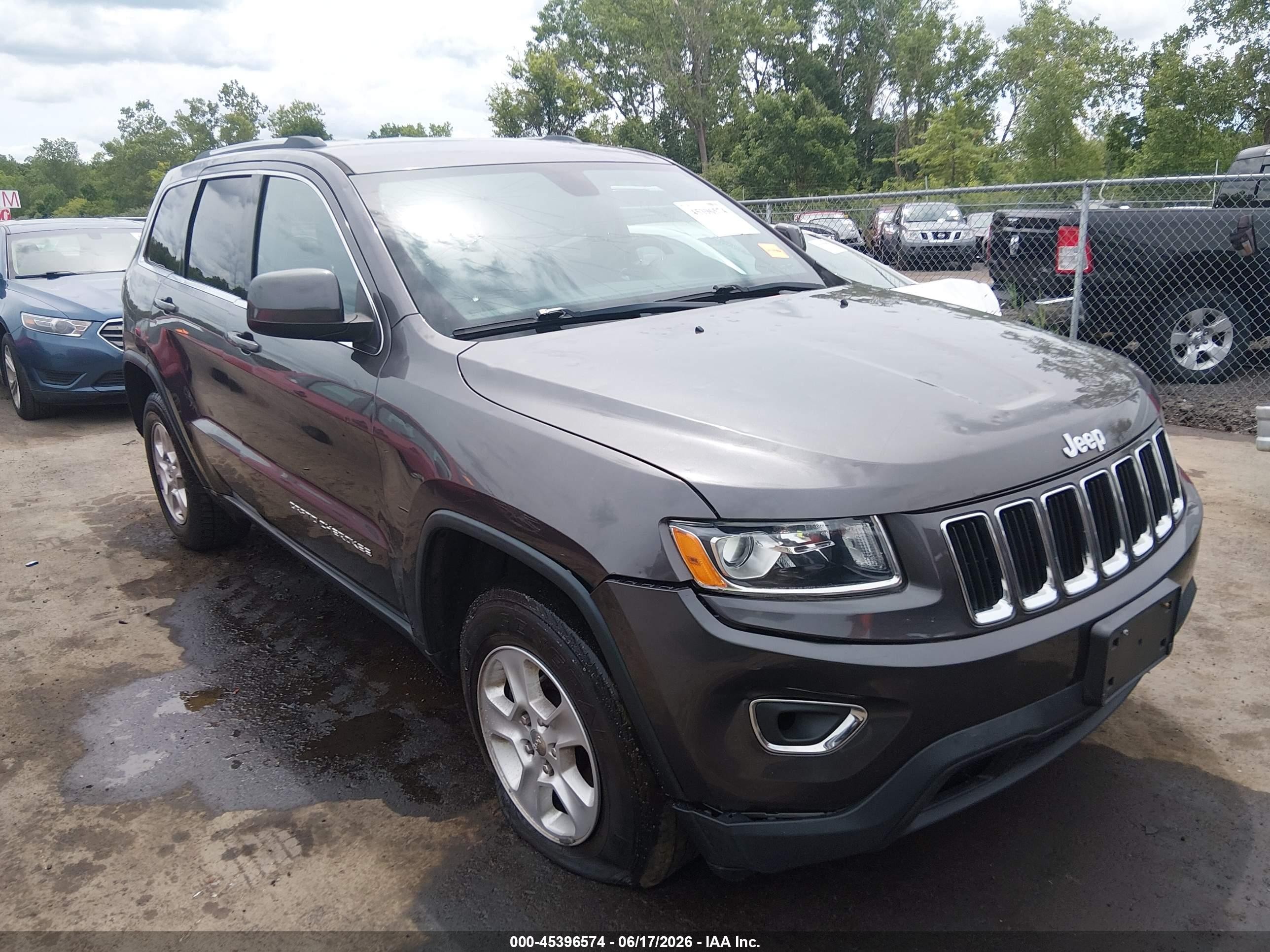 2015 Jeep Grand Cherokee Laredo Gray vin: 1C4RJFAG1FC736391