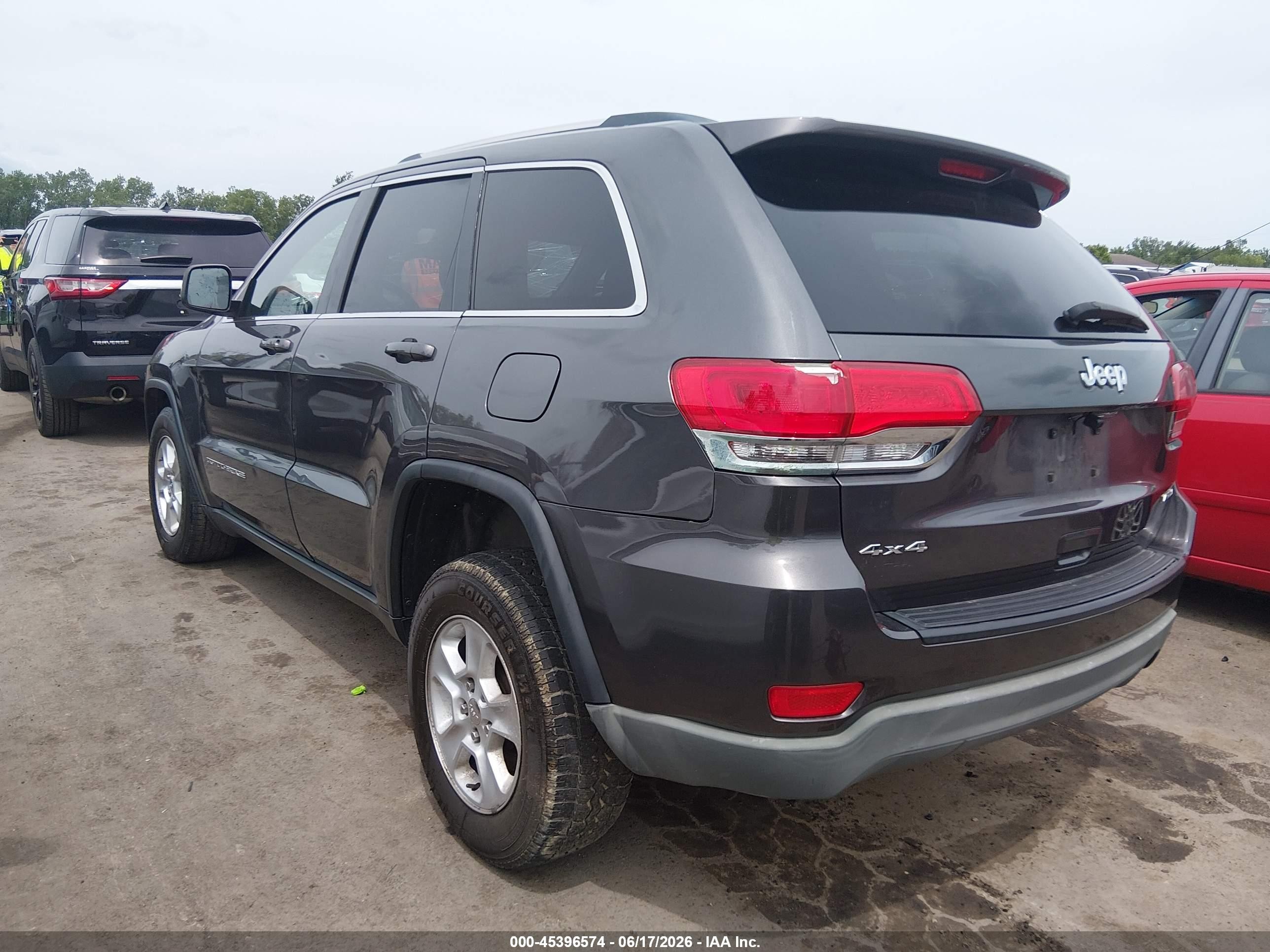 2015 Jeep Grand Cherokee Laredo Gray vin: 1C4RJFAG1FC736391