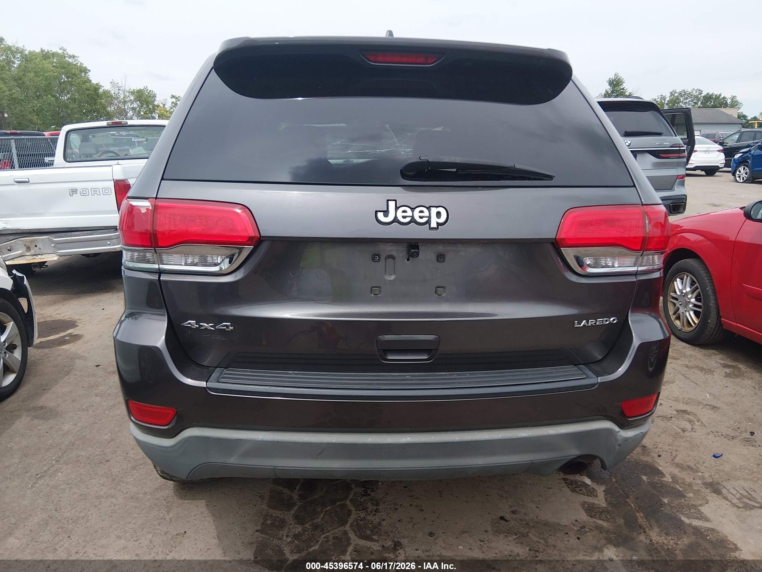 2015 Jeep Grand Cherokee Laredo Gray vin: 1C4RJFAG1FC736391