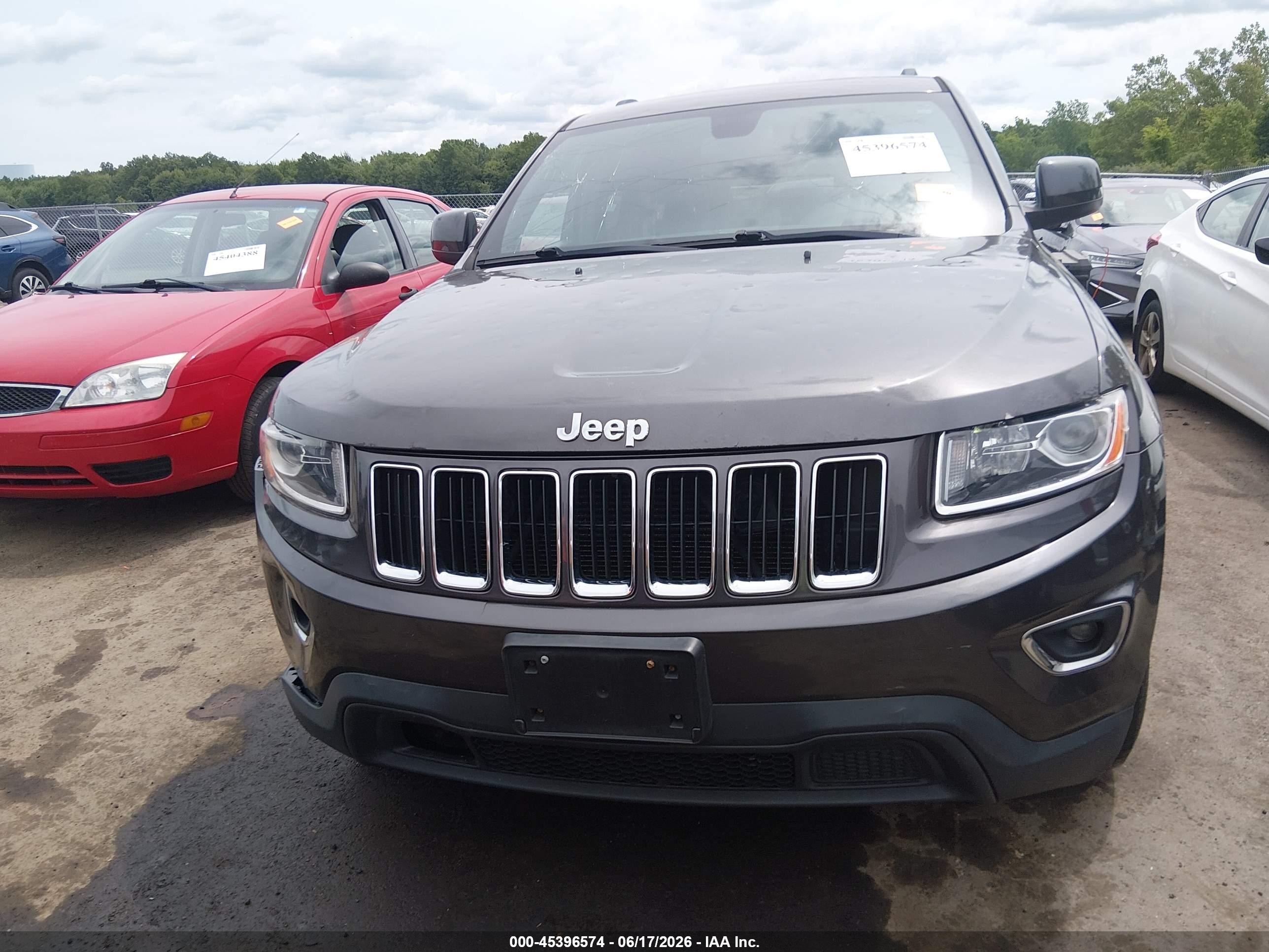 2015 Jeep Grand Cherokee Laredo Gray vin: 1C4RJFAG1FC736391