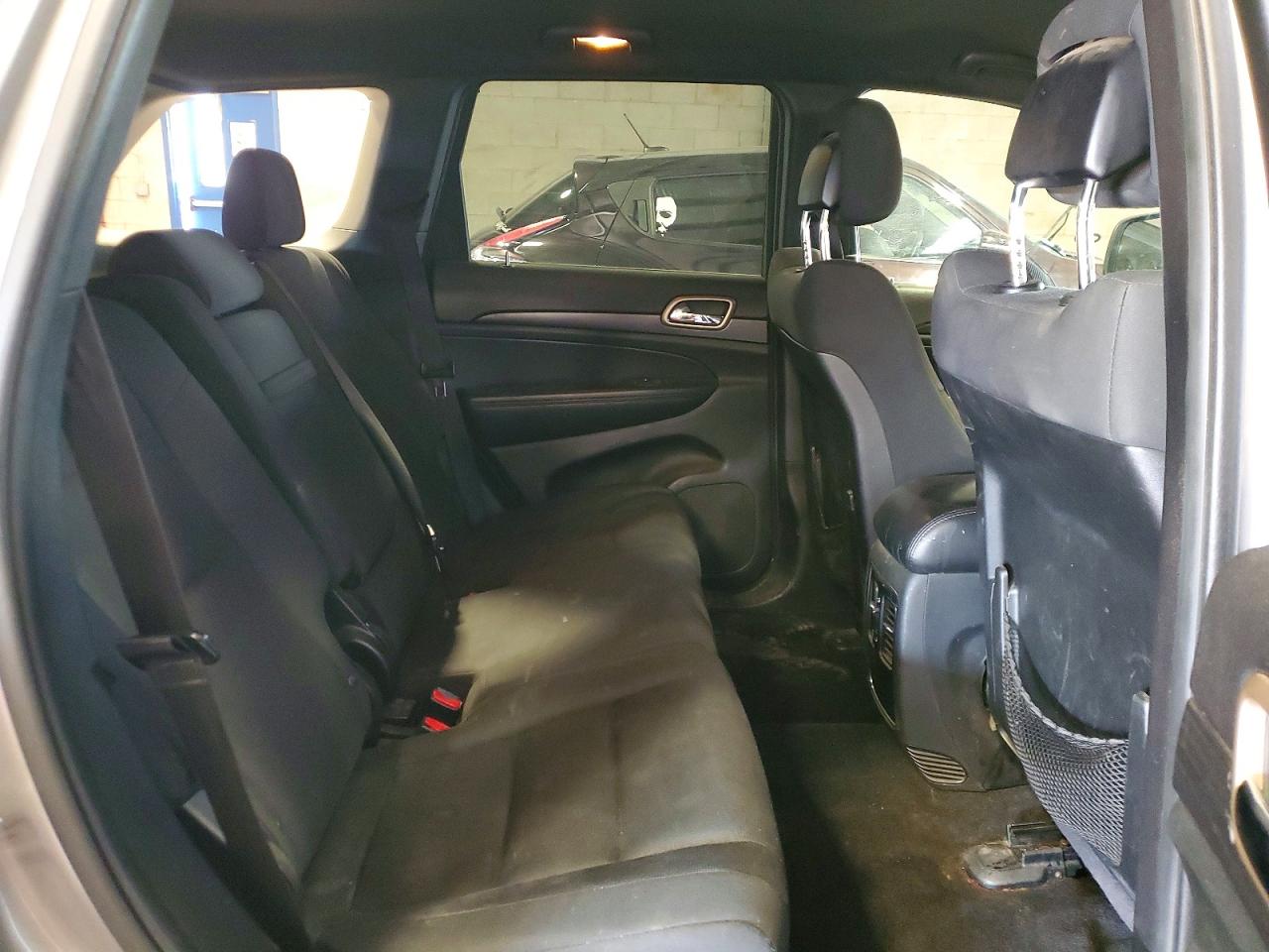 2015 Jeep Grand Cherokee Laredo Silver vin: 1C4RJFAG1FC775501