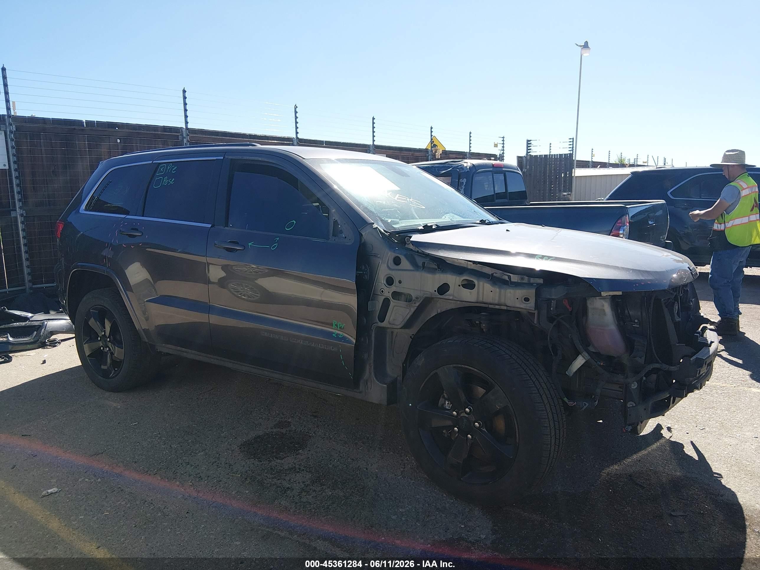 2015 Jeep Grand Cherokee Altitude Beige vin: 1C4RJFAG1FC776115