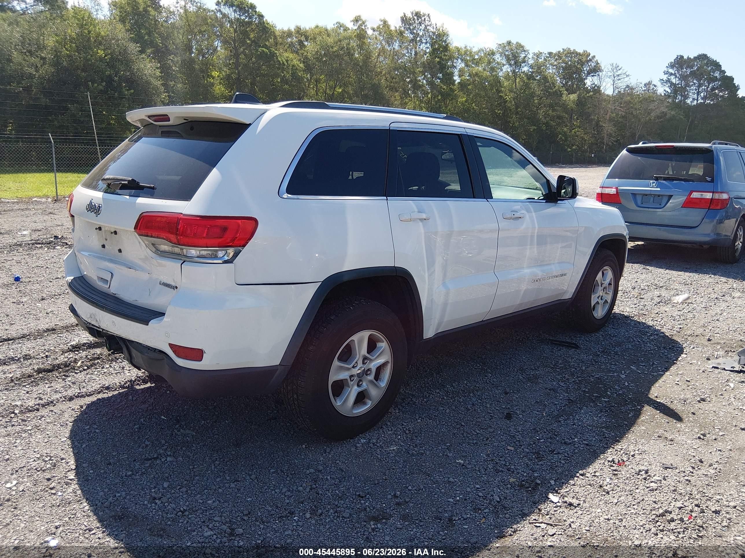 2015 Jeep Grand Cherokee Laredo White vin: 1C4RJFAG1FC791343
