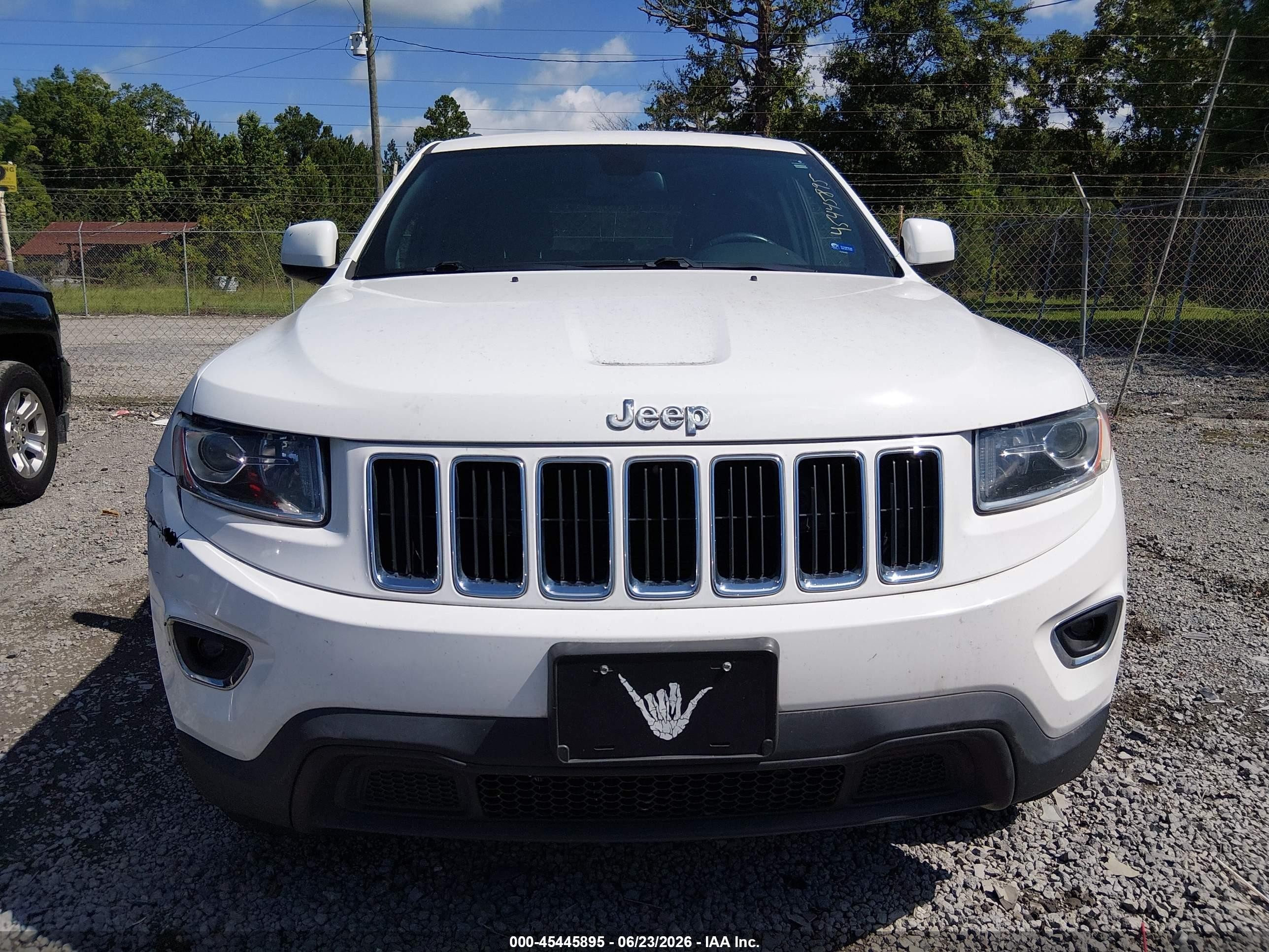 2015 Jeep Grand Cherokee Laredo White vin: 1C4RJFAG1FC791343
