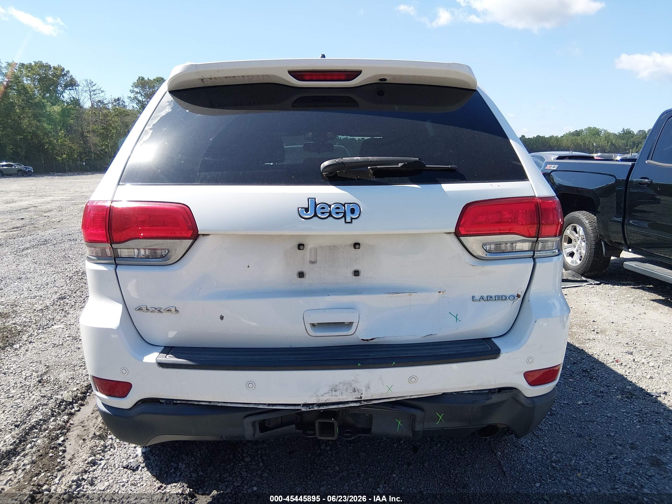 2015 Jeep Grand Cherokee Laredo White vin: 1C4RJFAG1FC791343