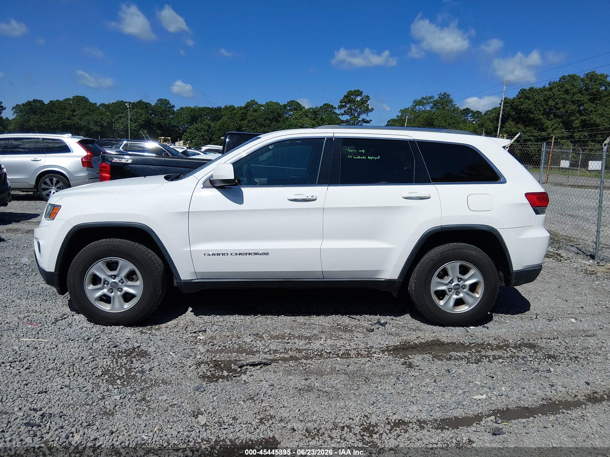 2015 Jeep Grand Cherokee Laredo White vin: 1C4RJFAG1FC791343