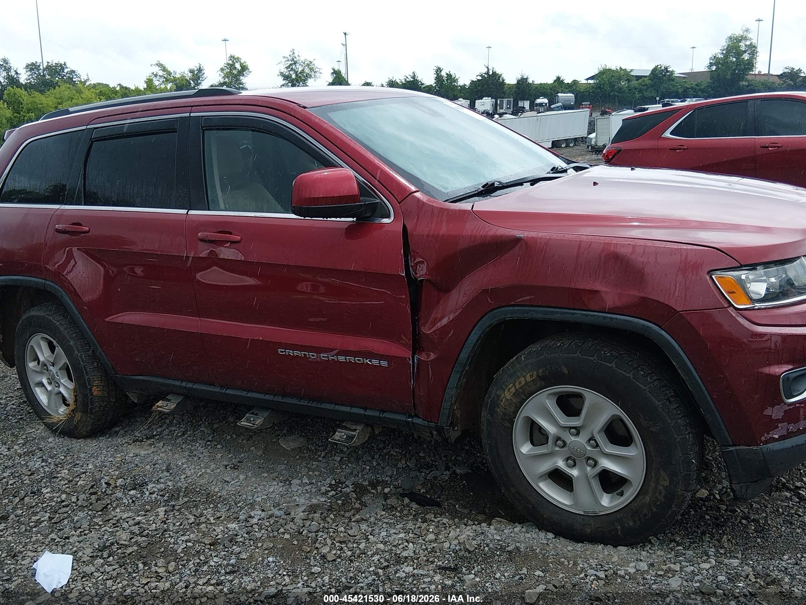 2015 Jeep Grand Cherokee Laredo Red vin: 1C4RJFAG1FC802874