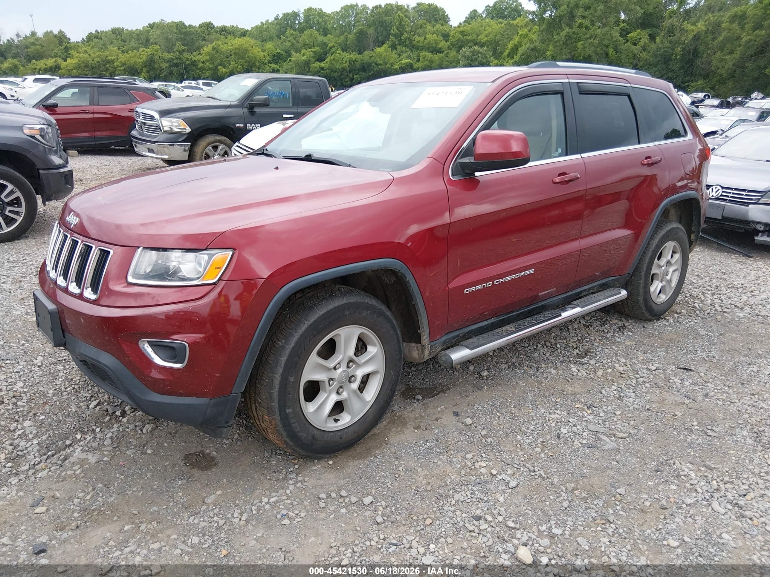 2015 Jeep Grand Cherokee Laredo Red vin: 1C4RJFAG1FC802874