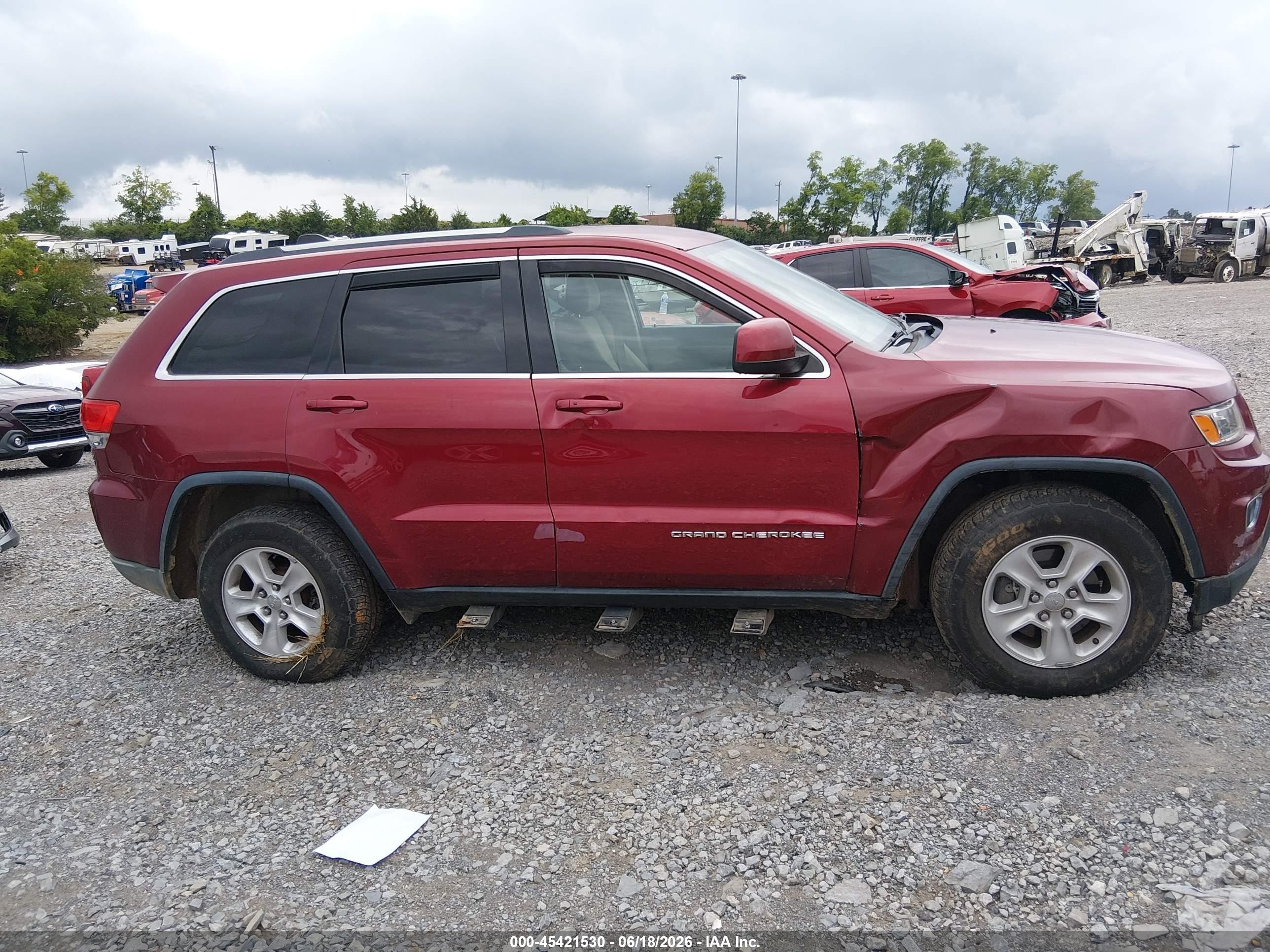 2015 Jeep Grand Cherokee Laredo Red vin: 1C4RJFAG1FC802874