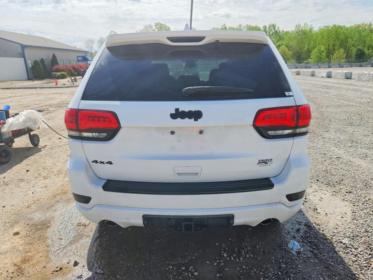 2015 Jeep Grand Cherokee Laredo White vin: 1C4RJFAG1FC820050