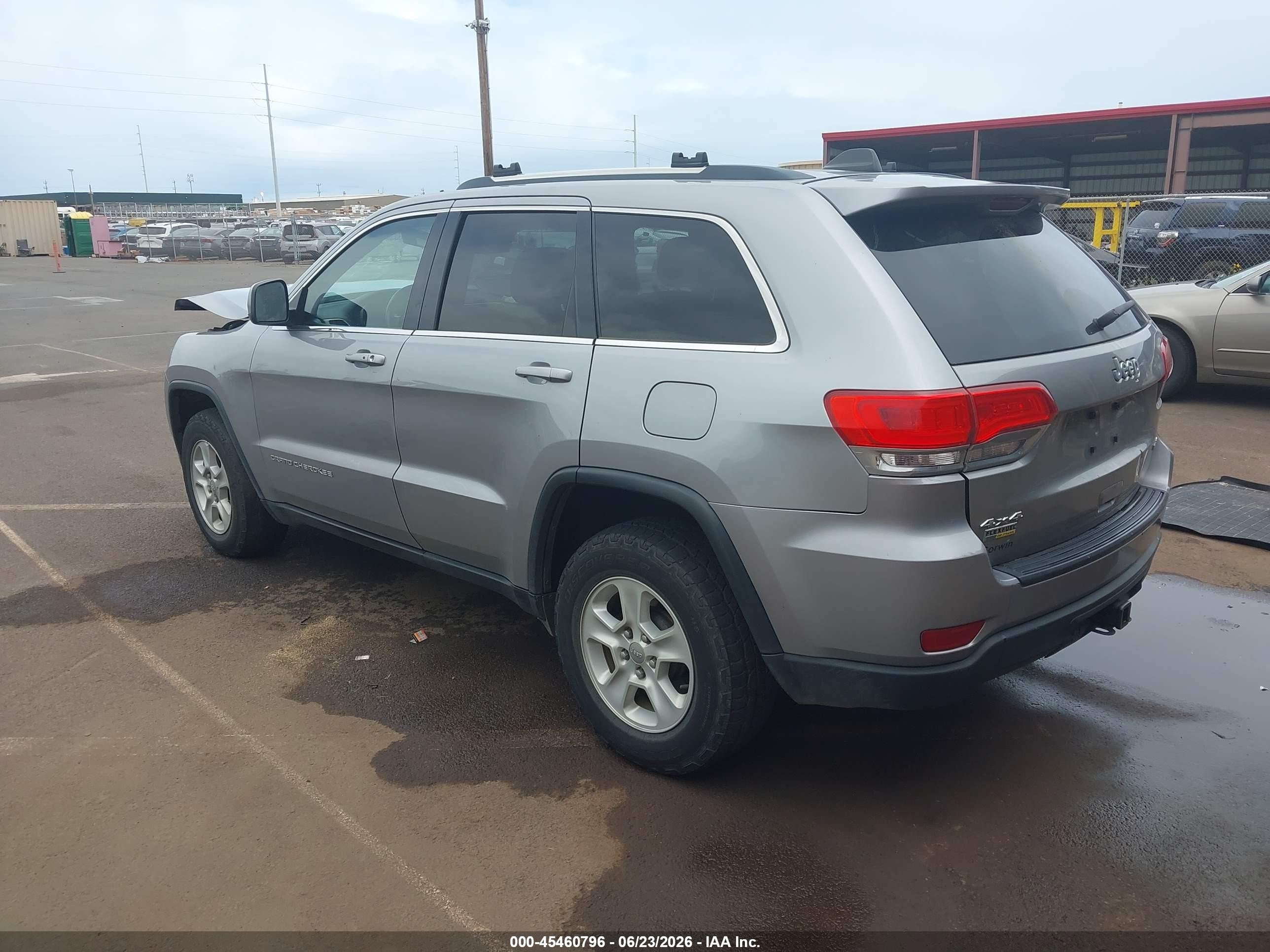 2015 Jeep Grand Cherokee Laredo Silver vin: 1C4RJFAG1FC843988