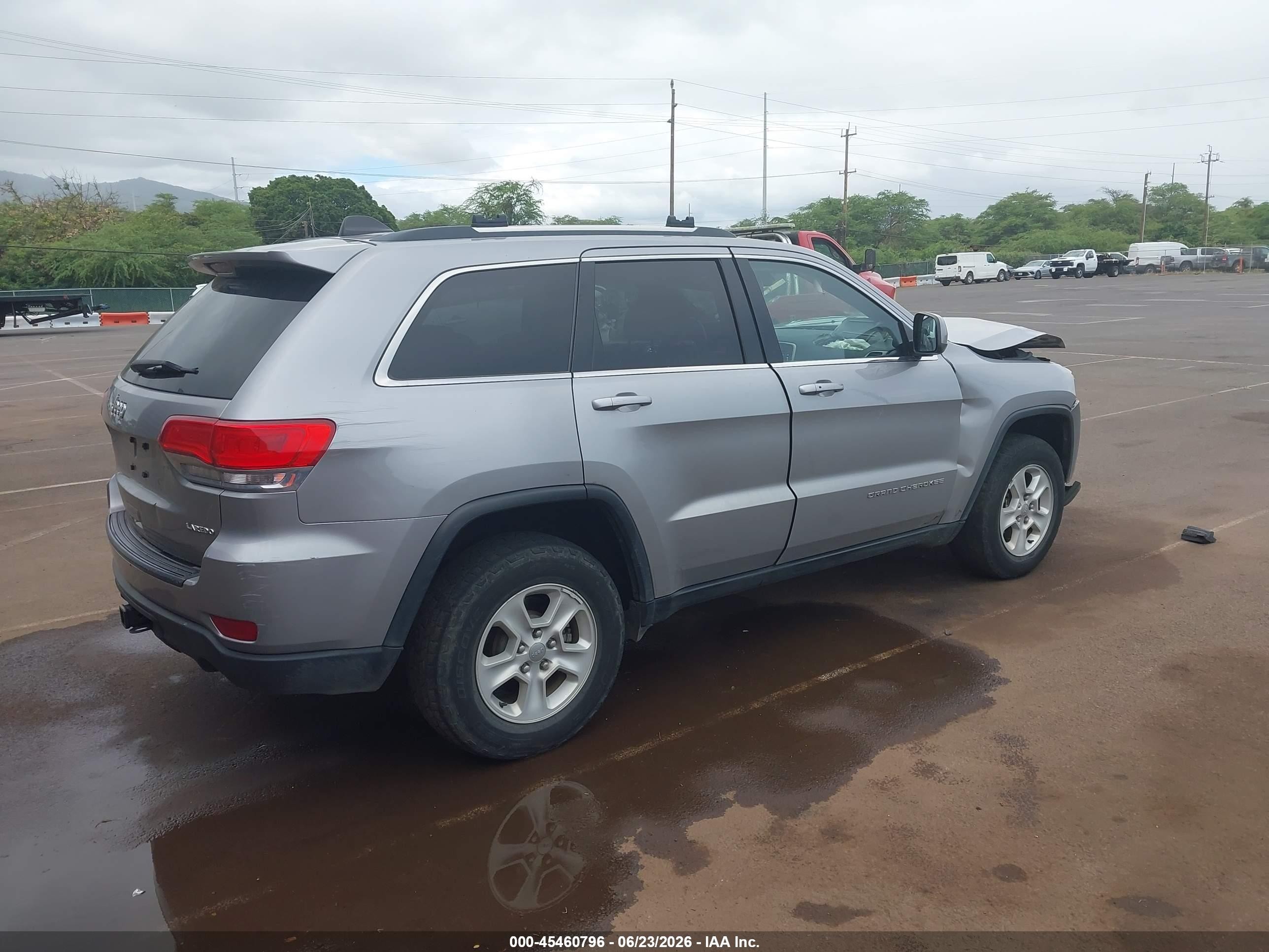 2015 Jeep Grand Cherokee Laredo Silver vin: 1C4RJFAG1FC843988