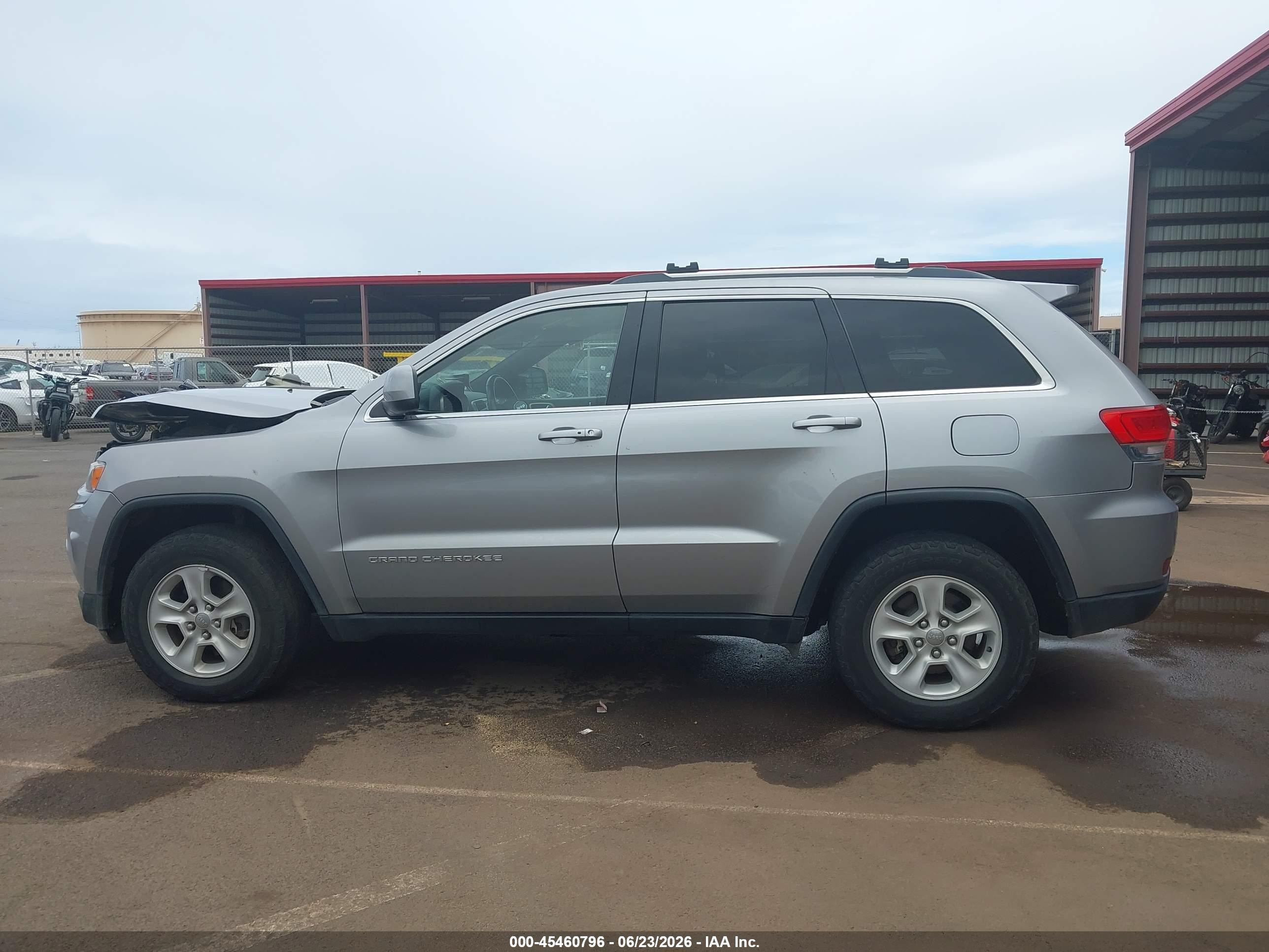 2015 Jeep Grand Cherokee Laredo Silver vin: 1C4RJFAG1FC843988