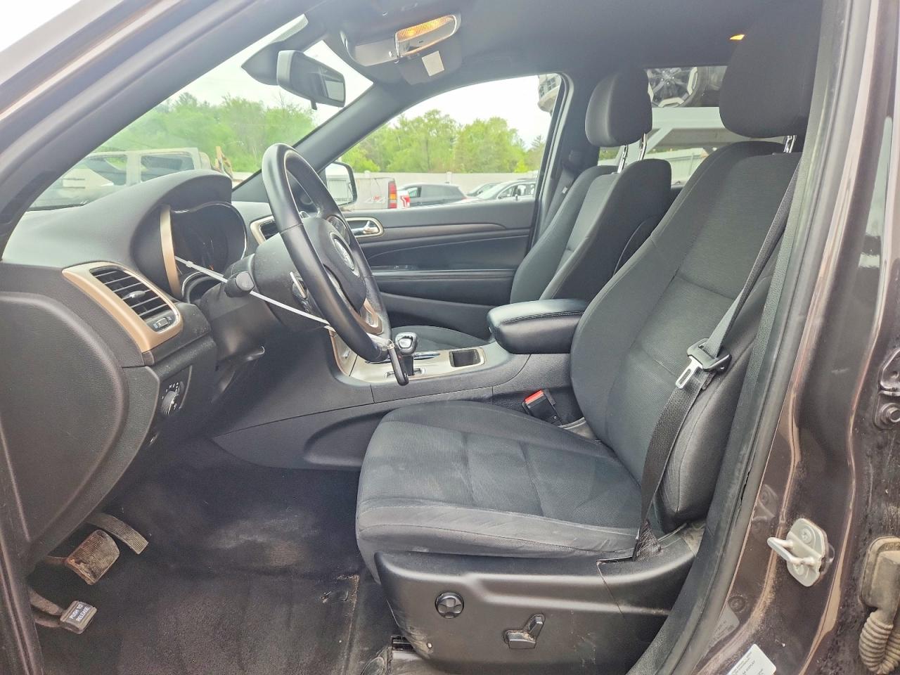 2015 Jeep Grand Cherokee Laredo Серый vin: 1C4RJFAG1FC845093