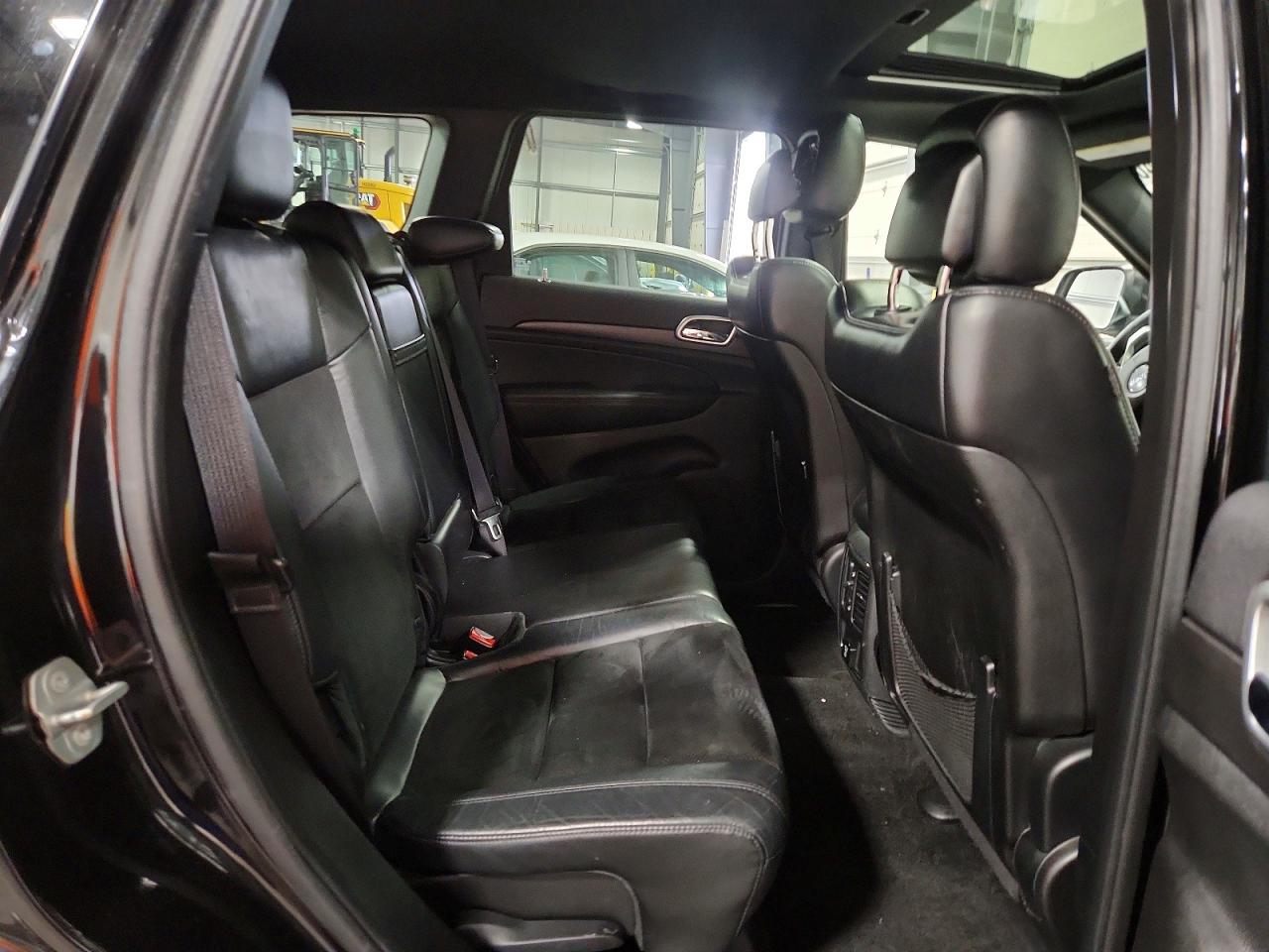 2015 Jeep Grand Cherokee Laredo Black vin: 1C4RJFAG1FC852853