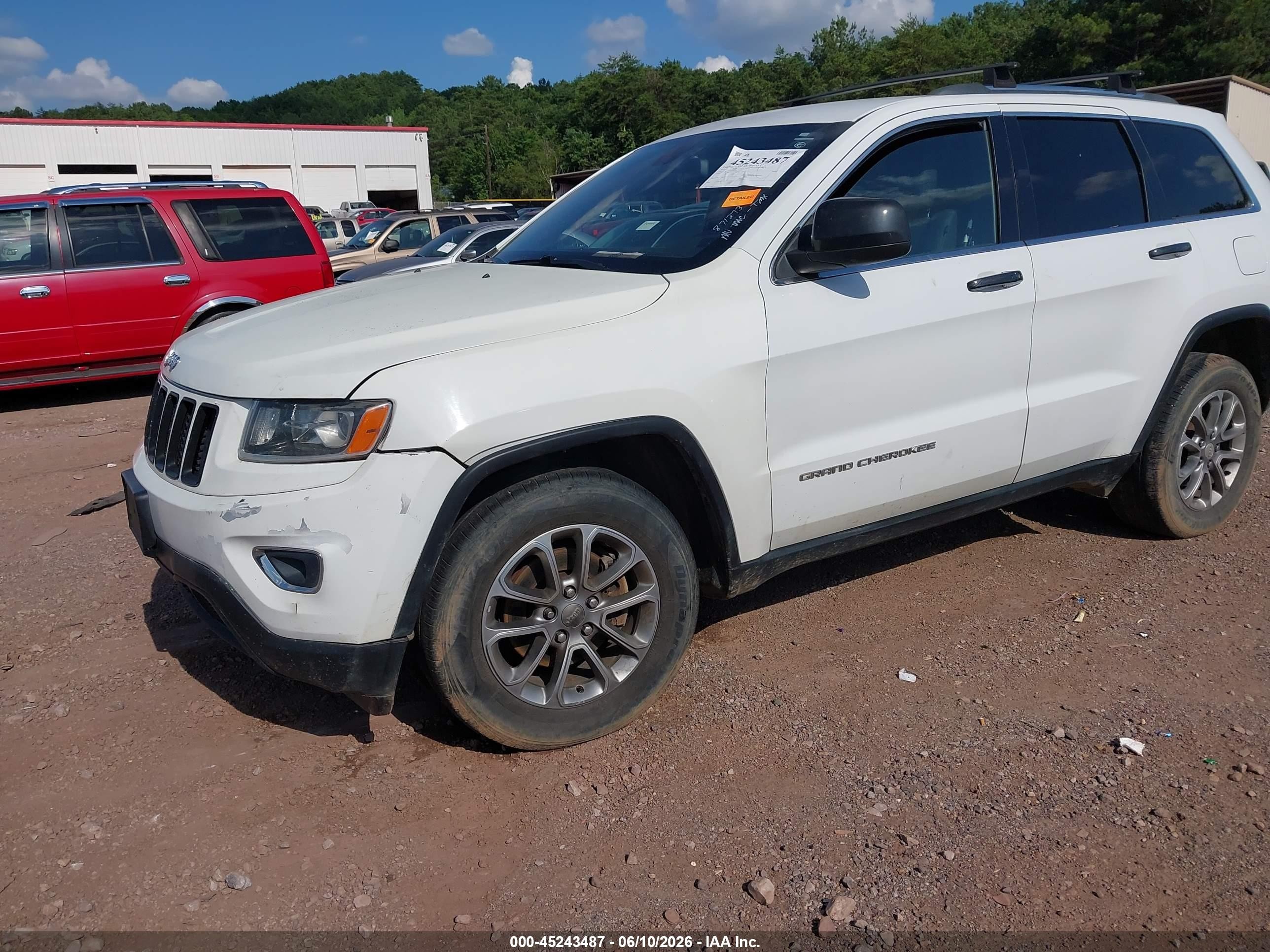 2015 Jeep Grand Cherokee Laredo White vin: 1C4RJFAG1FC871273