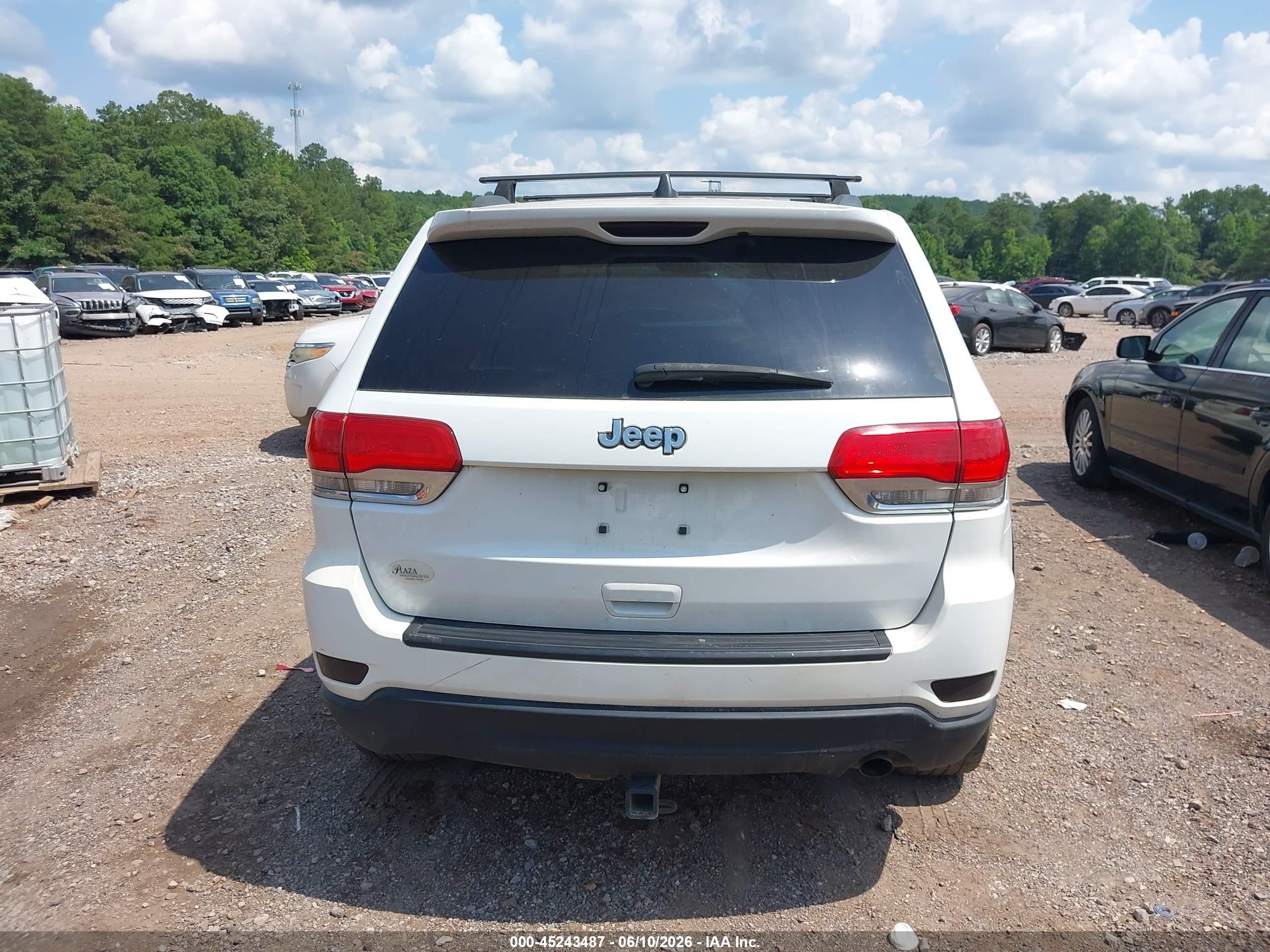 2015 Jeep Grand Cherokee Laredo White vin: 1C4RJFAG1FC871273