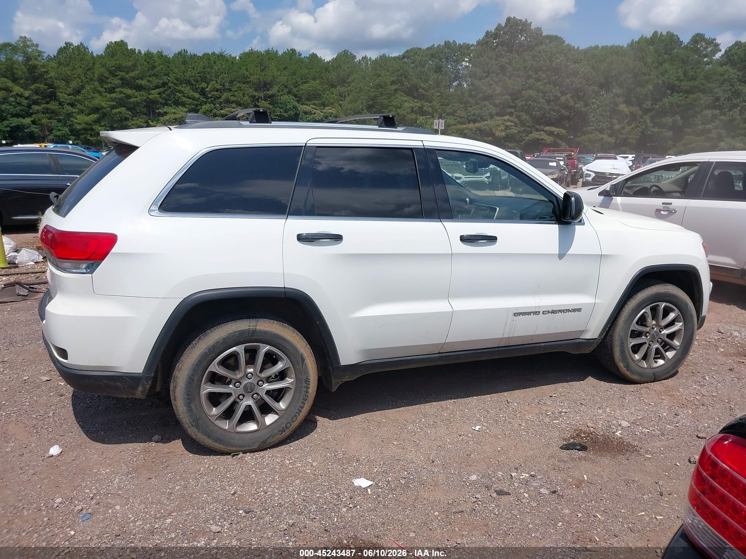2015 Jeep Grand Cherokee Laredo White vin: 1C4RJFAG1FC871273