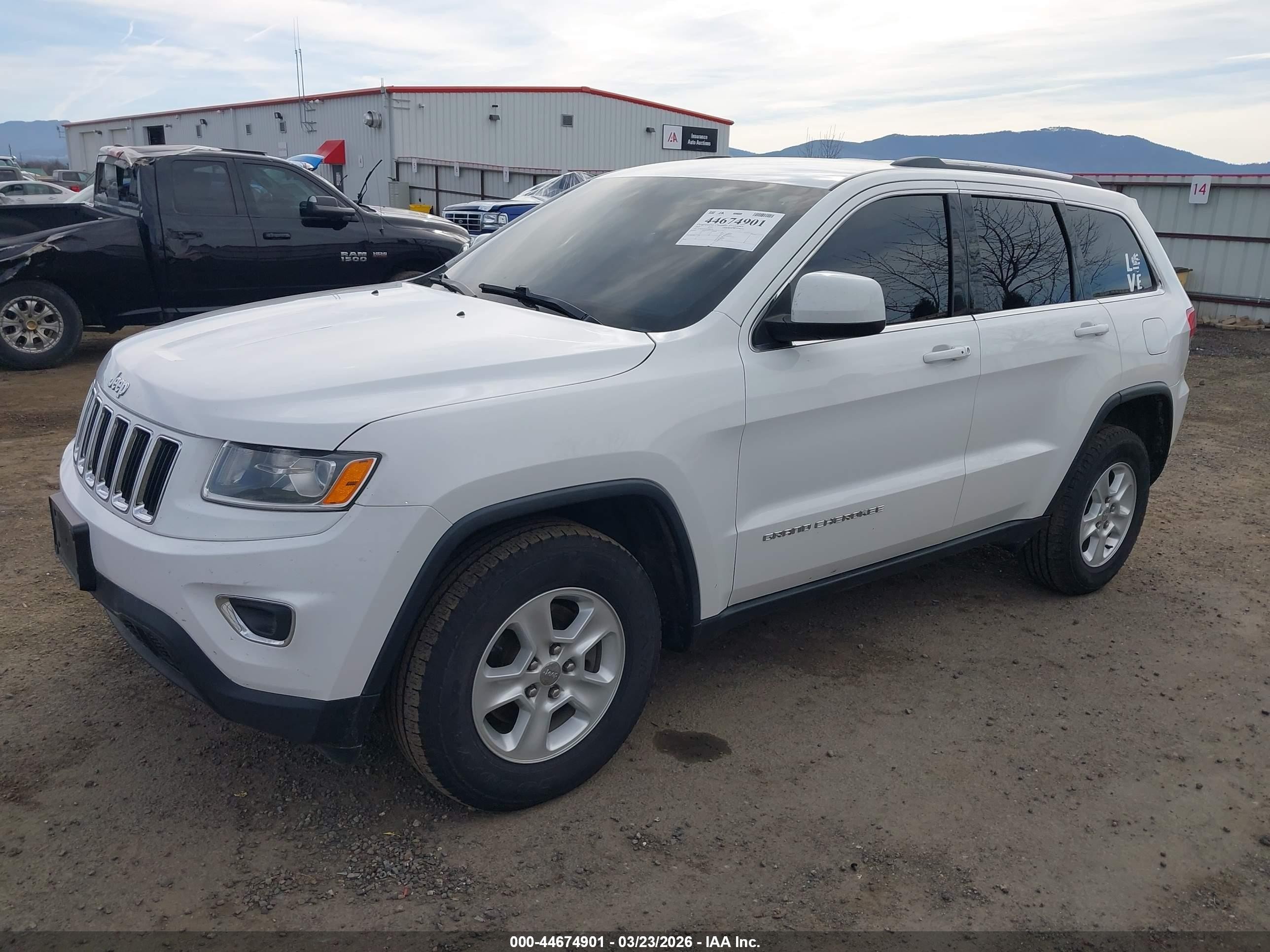 2015 Jeep Grand Cherokee Laredo White vin: 1C4RJFAG1FC886226