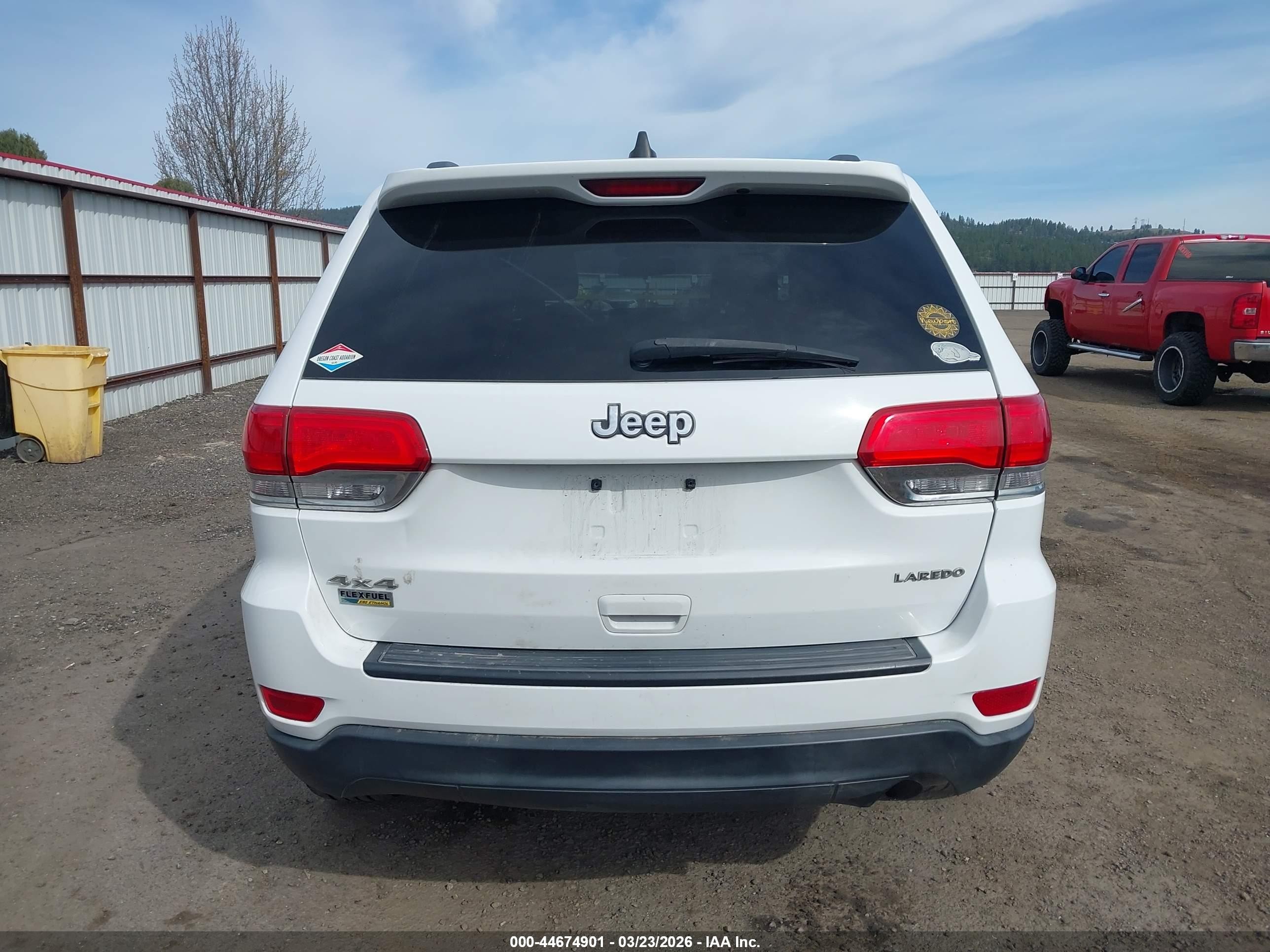 2015 Jeep Grand Cherokee Laredo White vin: 1C4RJFAG1FC886226