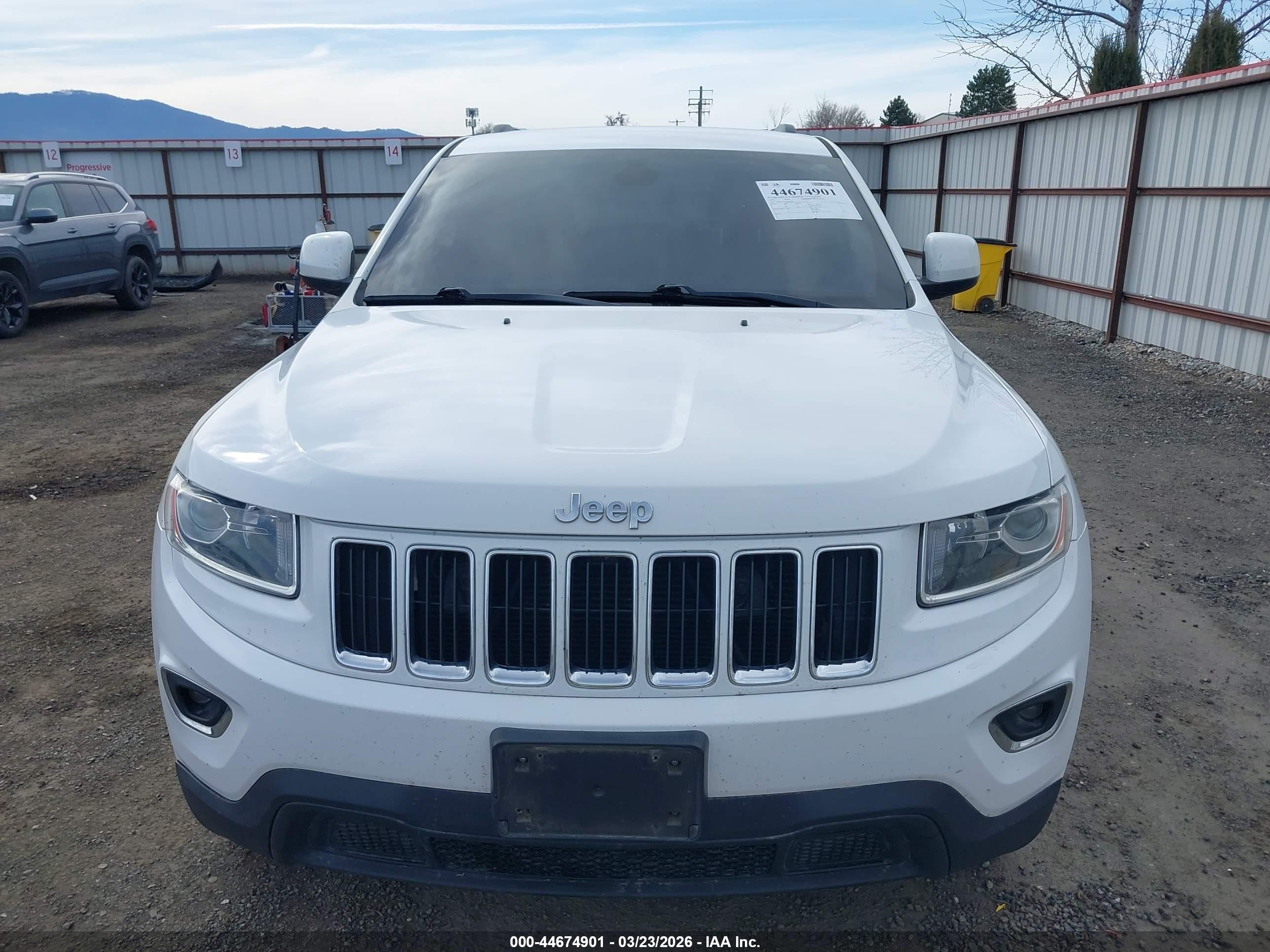 2015 Jeep Grand Cherokee Laredo White vin: 1C4RJFAG1FC886226