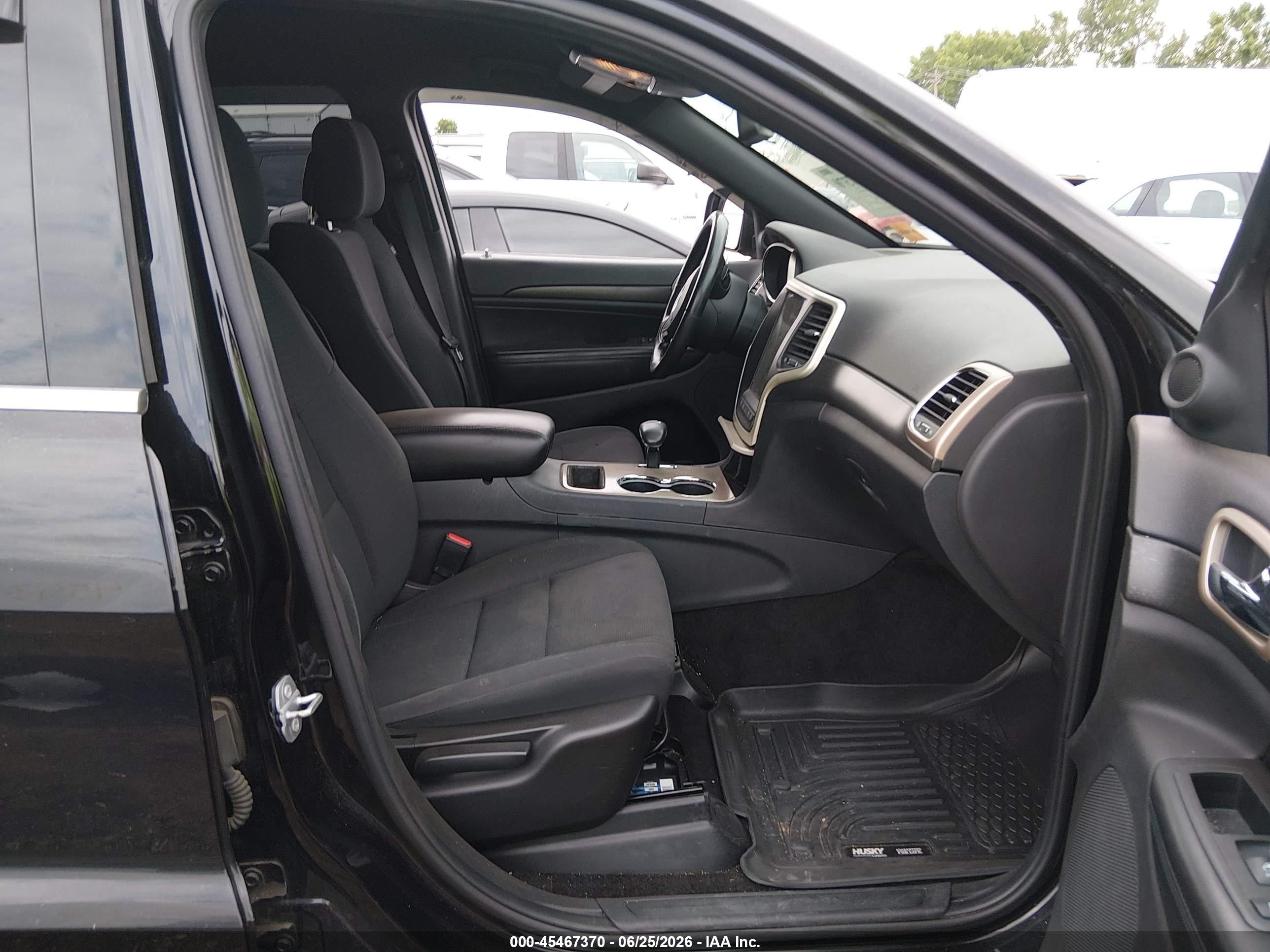 2015 Jeep Grand Cherokee Laredo Black vin: 1C4RJFAG1FC897324