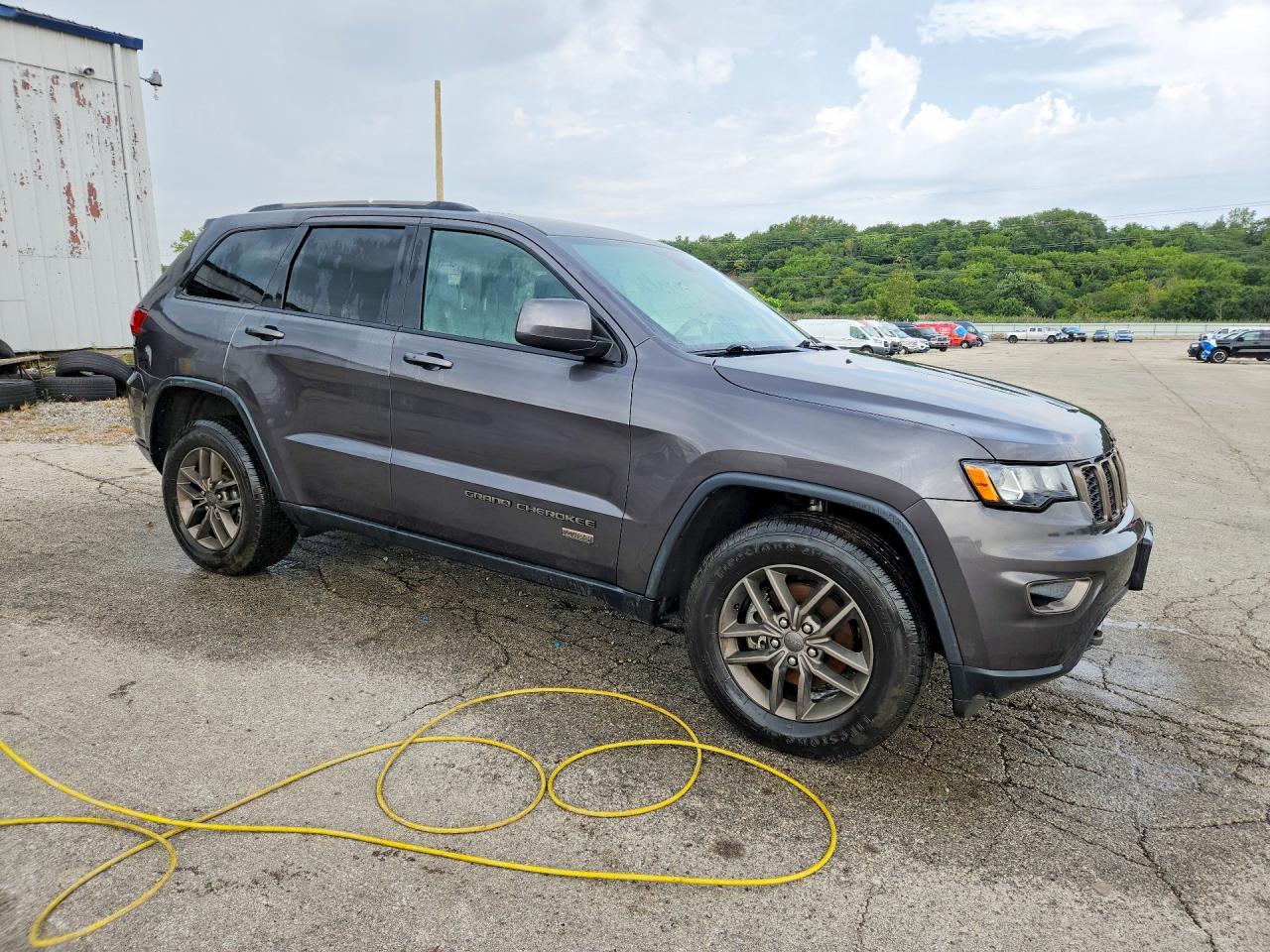2016 Jeep Grand Cherokee Laredo Gray vin: 1C4RJFAG1GC463664