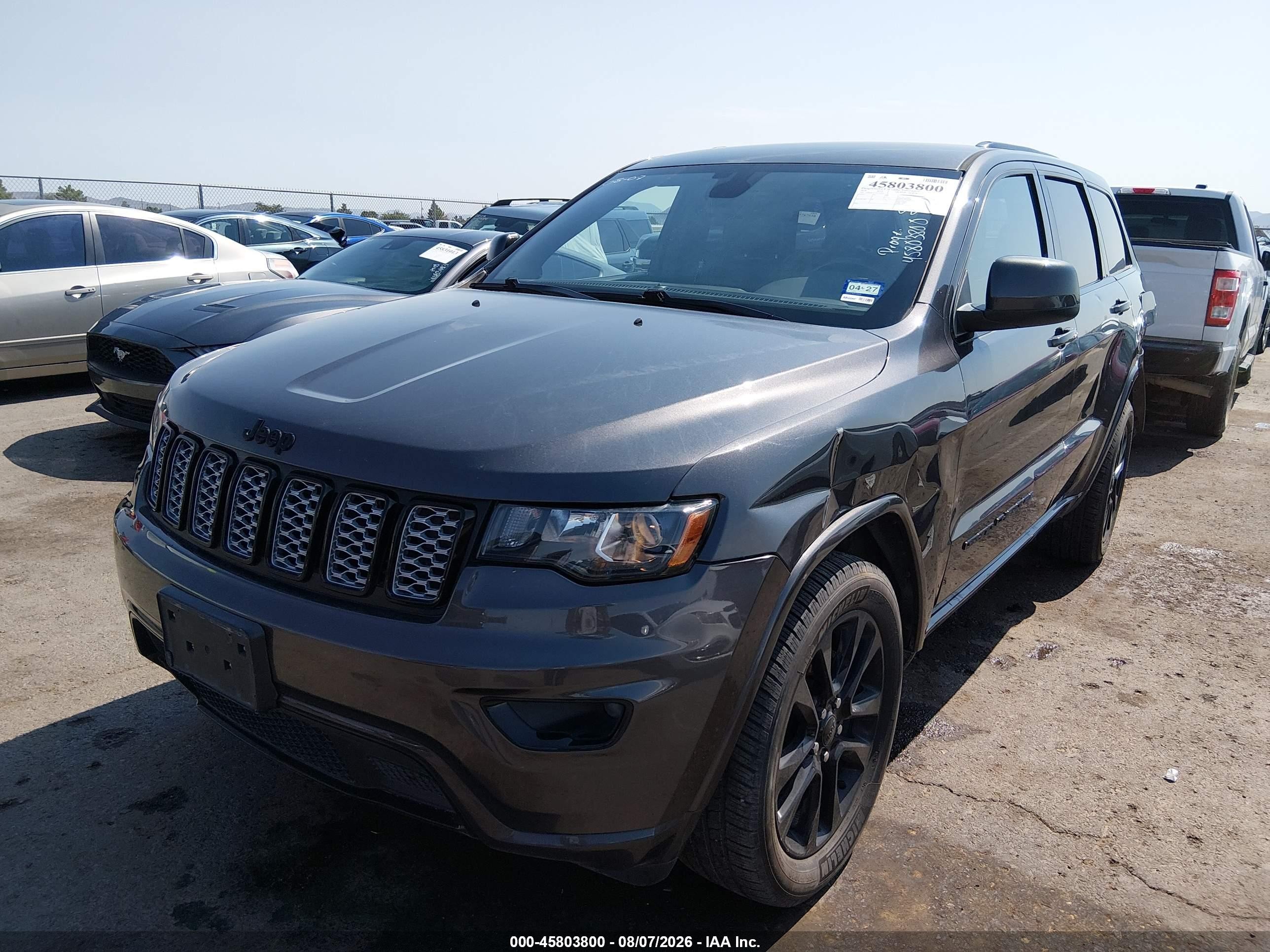 2018 Jeep Grand Cherokee Altitude 4x4 Gray vin: 1C4RJFAG1JC343452