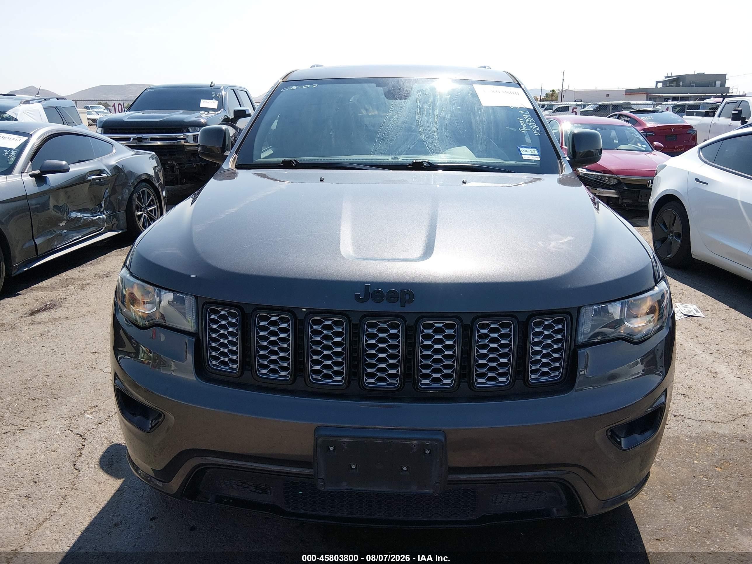 2018 Jeep Grand Cherokee Altitude 4x4 Gray vin: 1C4RJFAG1JC343452