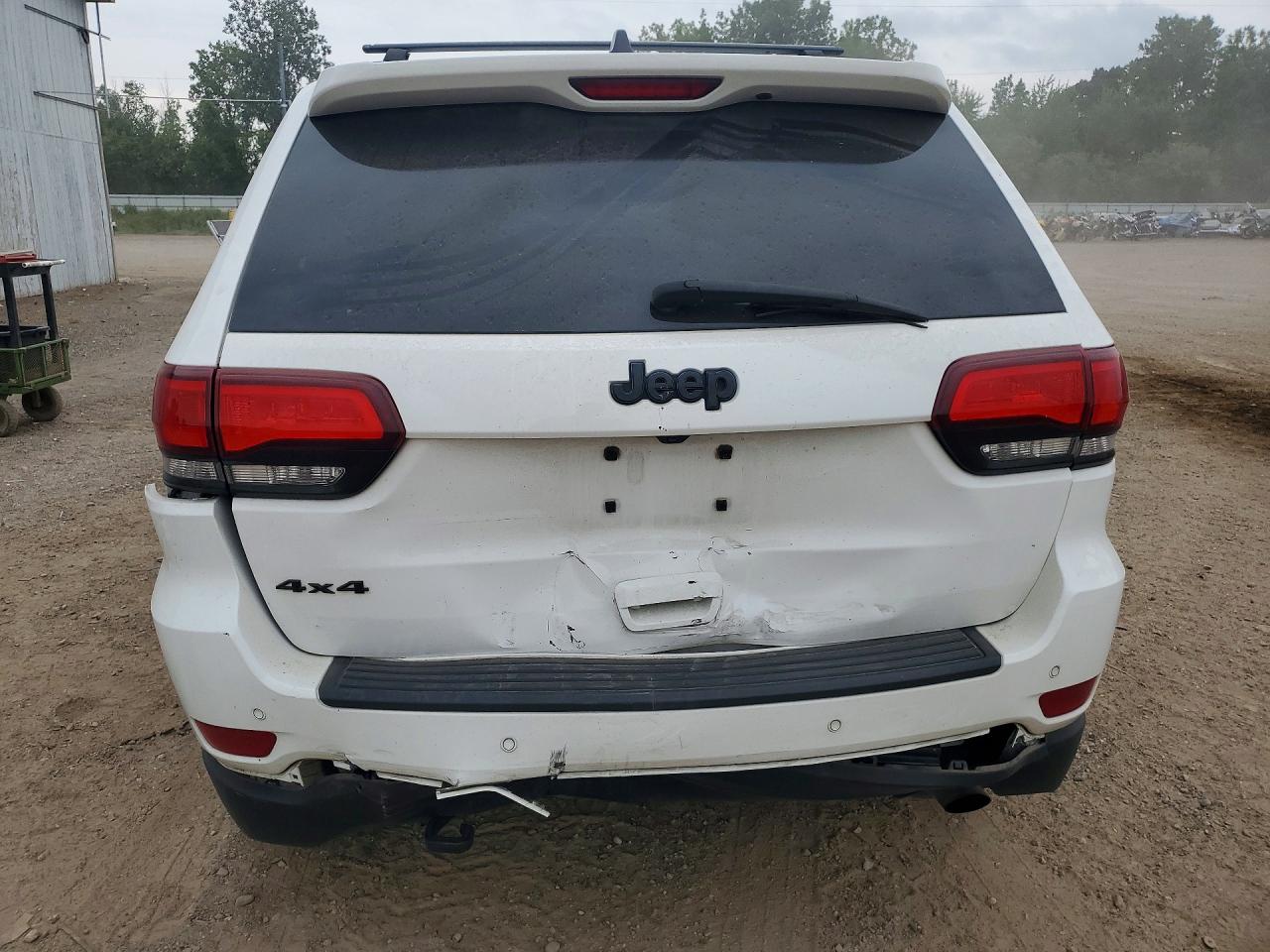 2018 Jeep Grand Cherokee Laredo Белый vin: 1C4RJFAG1JC487017