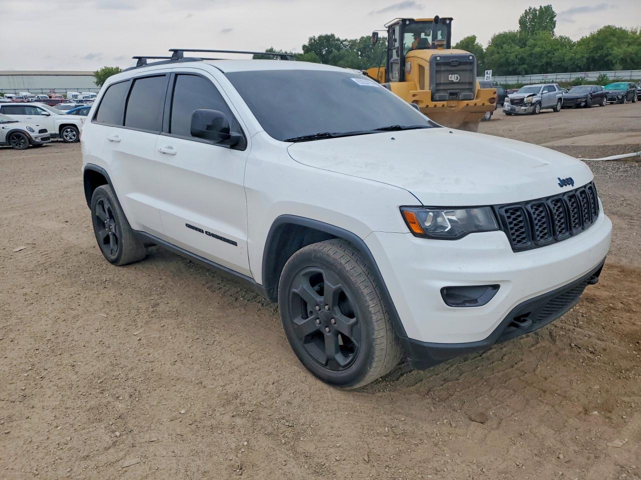 2018 Jeep Grand Cherokee Laredo Белый vin: 1C4RJFAG1JC487017