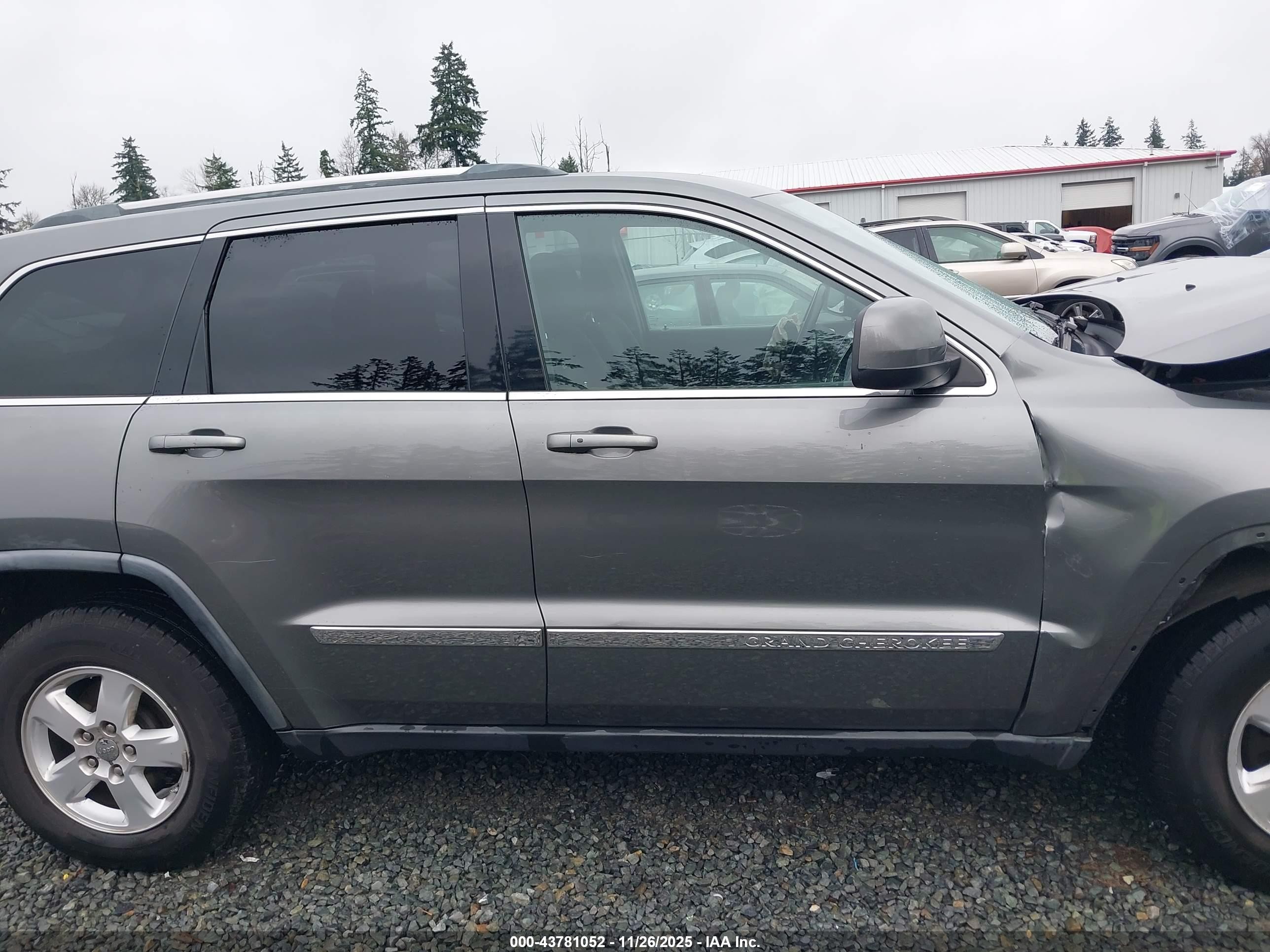 2012 Jeep Grand Cherokee Laredo Gray vin: 1C4RJFAG2CC107914