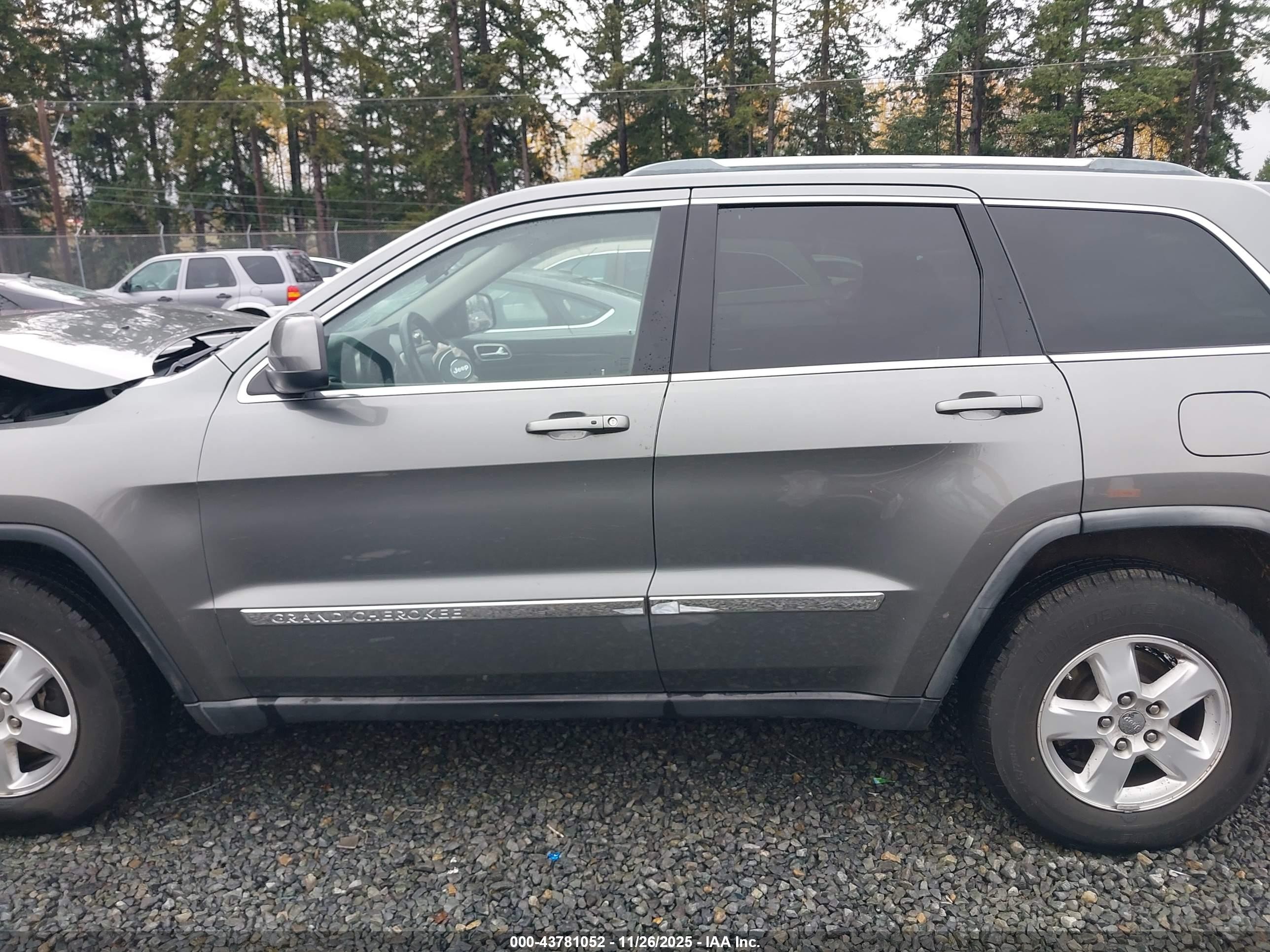 2012 Jeep Grand Cherokee Laredo Gray vin: 1C4RJFAG2CC107914