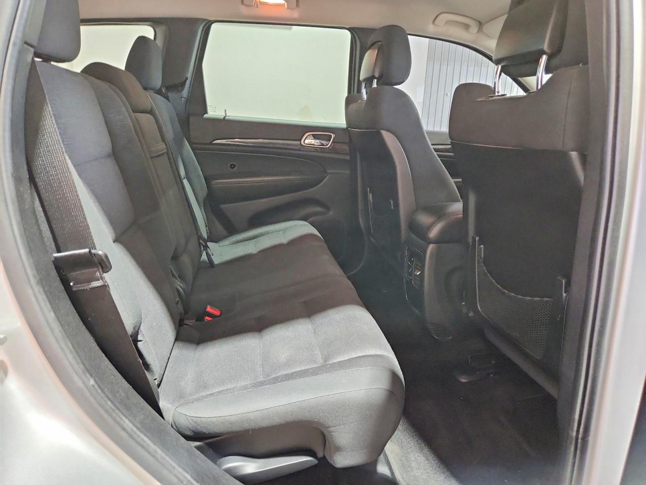 2012 Jeep Grand Cherokee Laredo Silver vin: 1C4RJFAG2CC117603