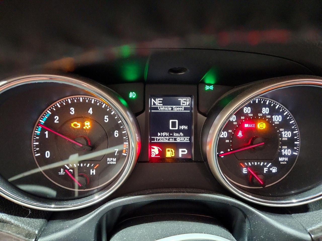 2012 Jeep Grand Cherokee Laredo Silver vin: 1C4RJFAG2CC117603