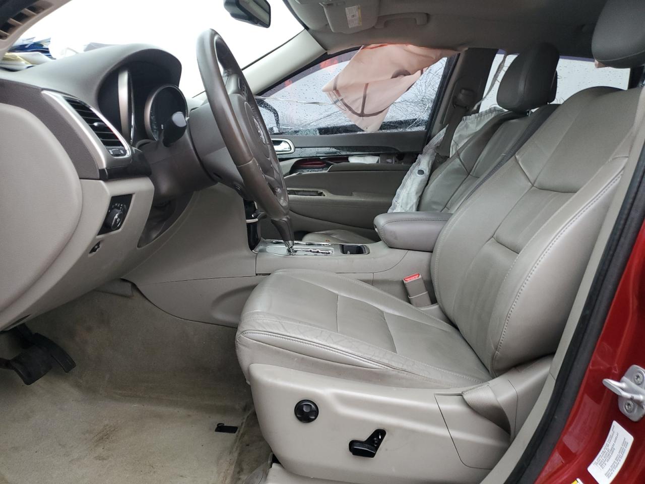 2012 Jeep Grand Cherokee Laredo Red vin: 1C4RJFAG2CC124342