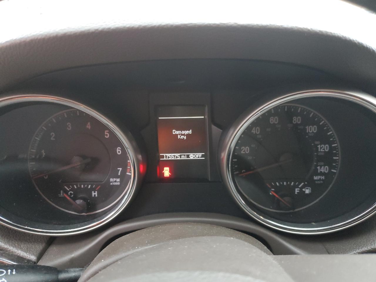 2012 Jeep Grand Cherokee Laredo Red vin: 1C4RJFAG2CC124342