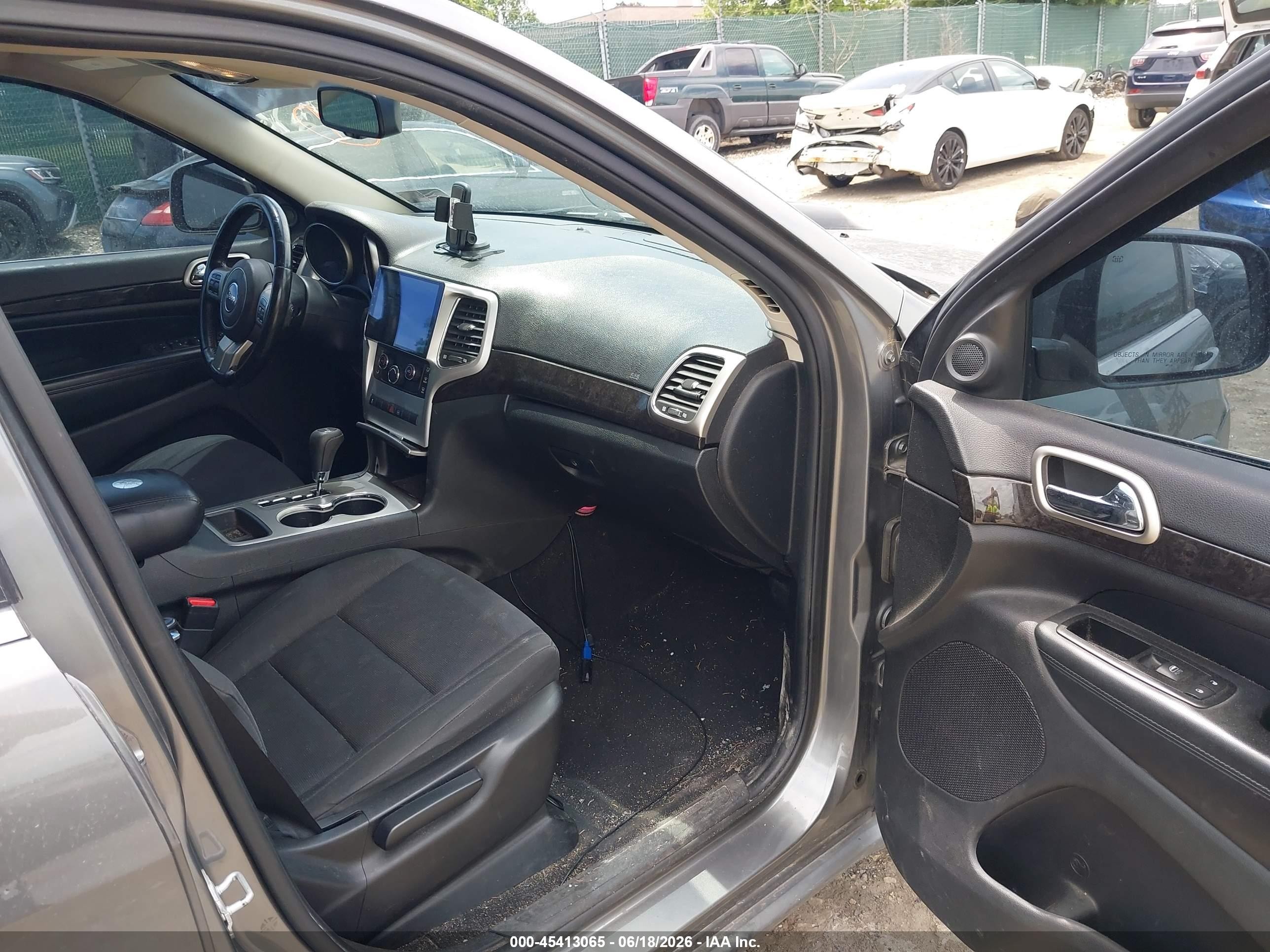 2012 Jeep Grand Cherokee Laredo Gray vin: 1C4RJFAG2CC148737