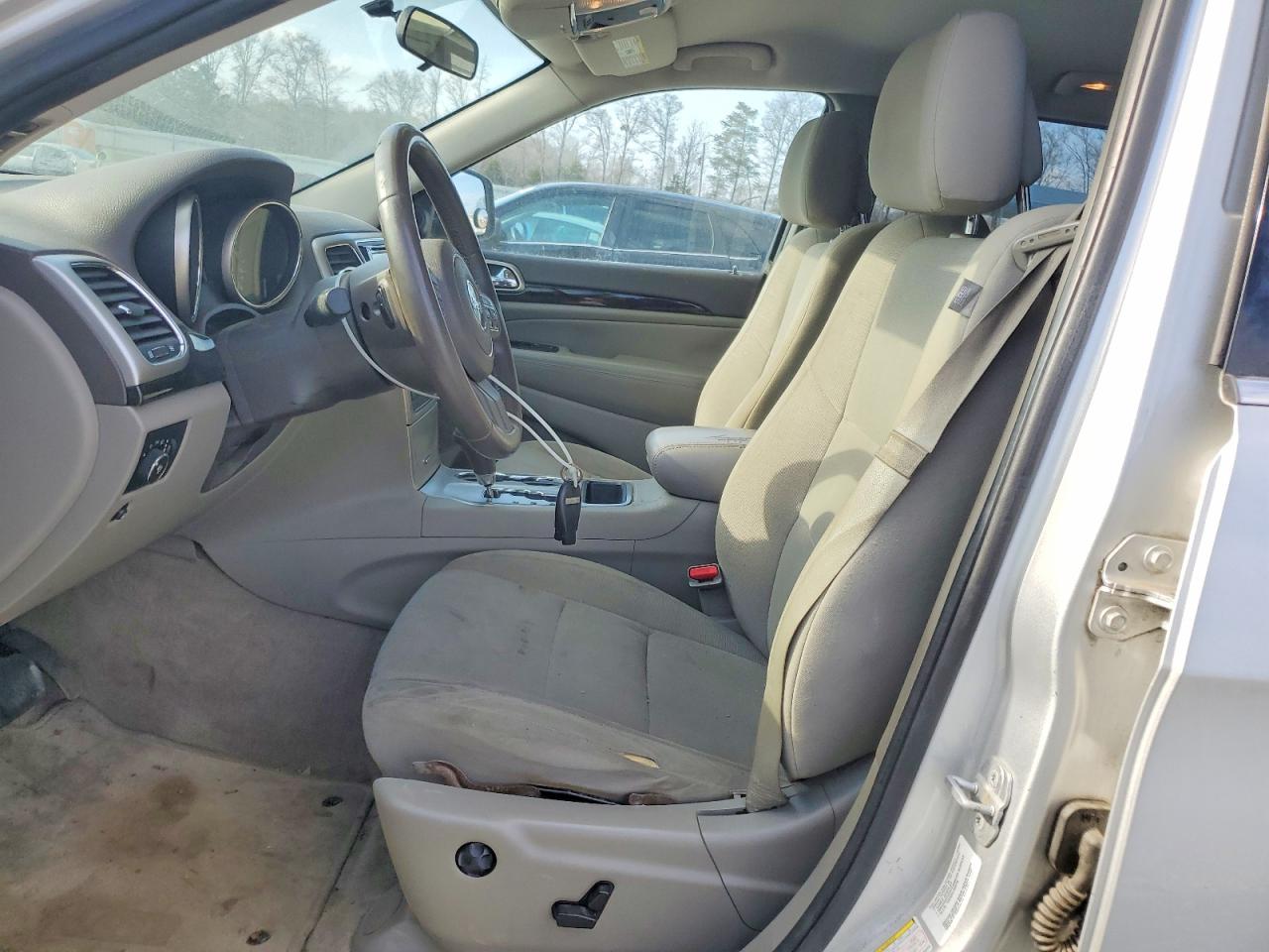 2012 Jeep Grand Cherokee Laredo Серебряный vin: 1C4RJFAG2CC148740