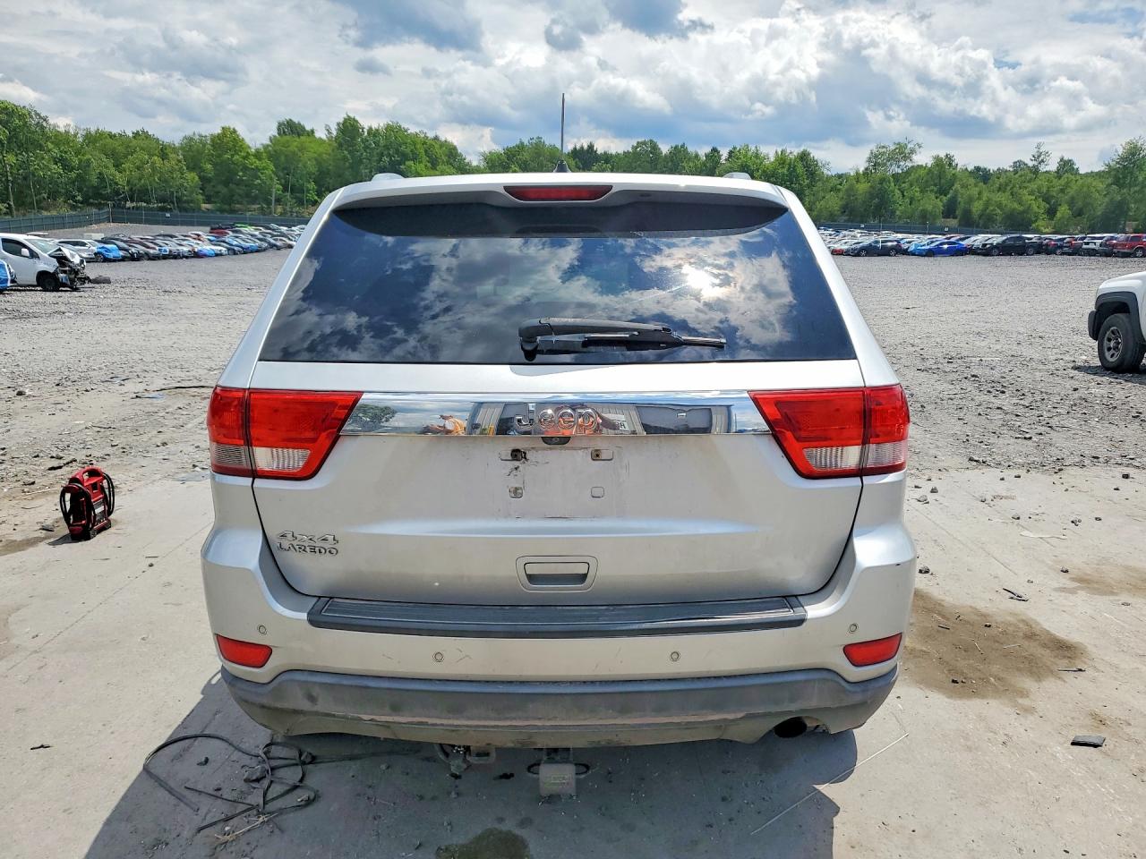 2012 Jeep Grand Cherokee Laredo Silver vin: 1C4RJFAG2CC149855